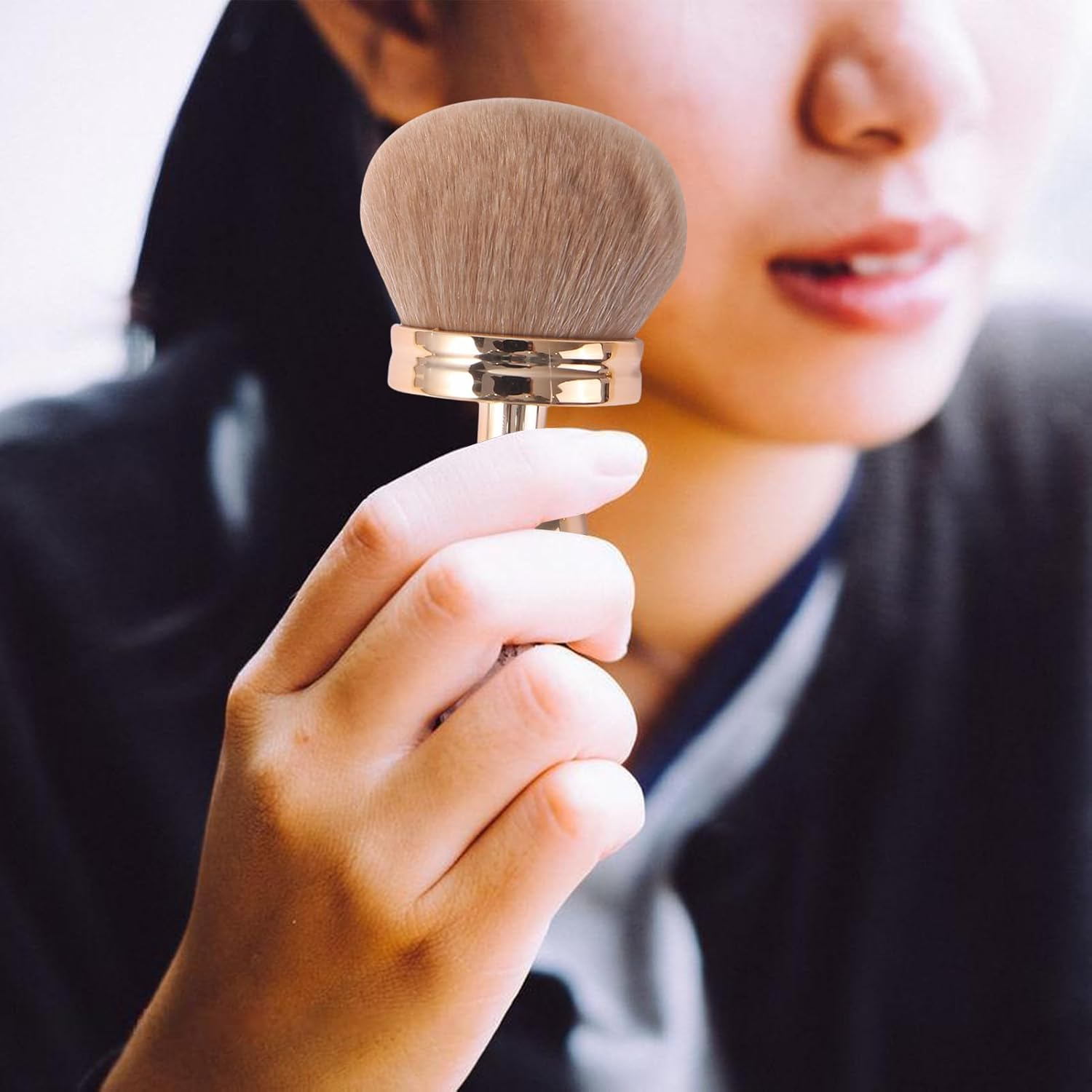 Body Makeup Brush, 3 Inches Large Body Tanner Makeup Brush, Wide Head Oval Applicator Legs Back Arms Even Coverage for Foundation, Concealer, Cream, Blush image number 4