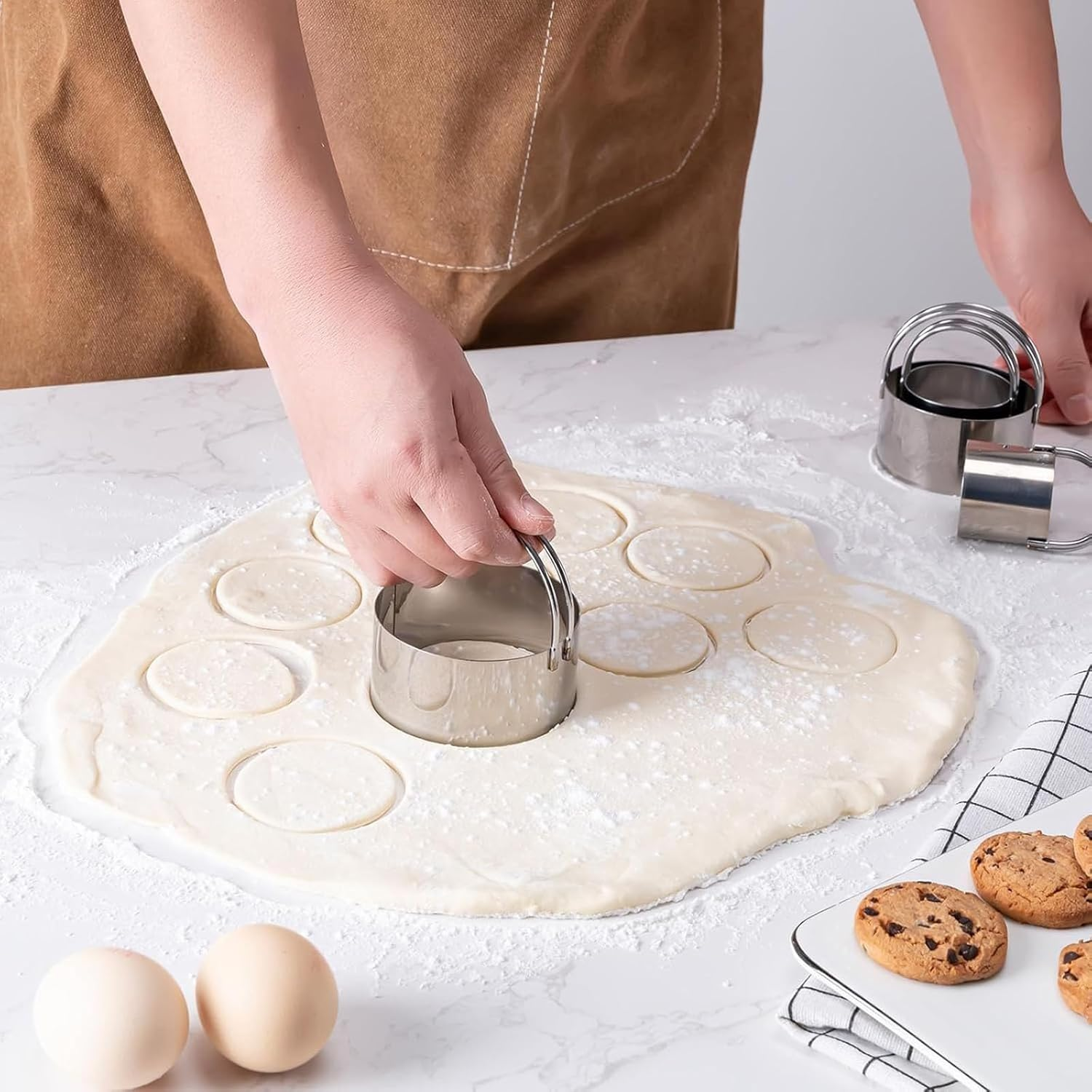 Cookie Cutters Set (5 Pieces/Set), Stainless Steel Scone Cutters with Handles, round Pastry Cutters Circle Biscuit Cutters Set for Baking, Professional Dough Cutter Tool. - Gingerbread image number 6