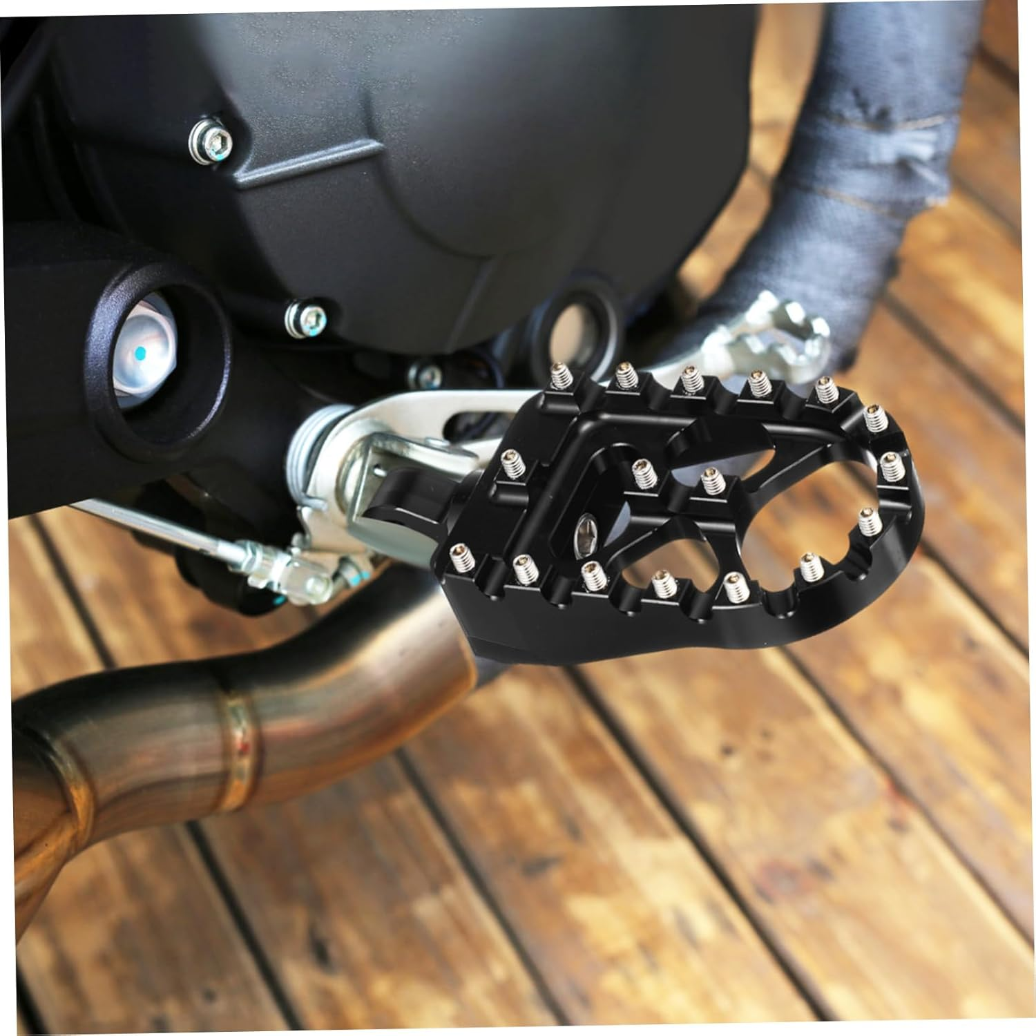 ULTECHNOVO 1Pair Motorcycle Foot Pegs Aluminium Alloy High Strength Dirt Bike Footrests with Enhanced Grip Stability for Comfortable Riding Easy Installation Wide Compatibility image number 1