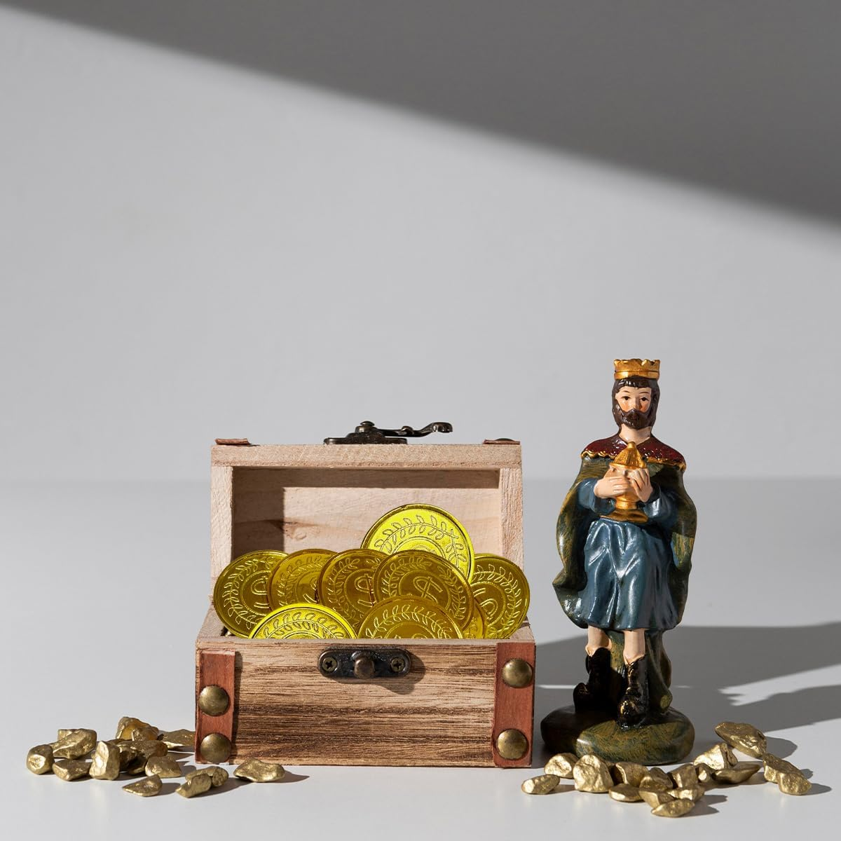 WELANE Gold Coins, 100 PCS Plastic Pirate Coins for Party, Treasure Hunt Game, Classroom Reward (3.5Cm/1.37In) image number 5