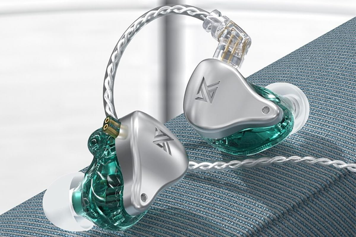 KZ AST Earbuds with Microphone image number 3