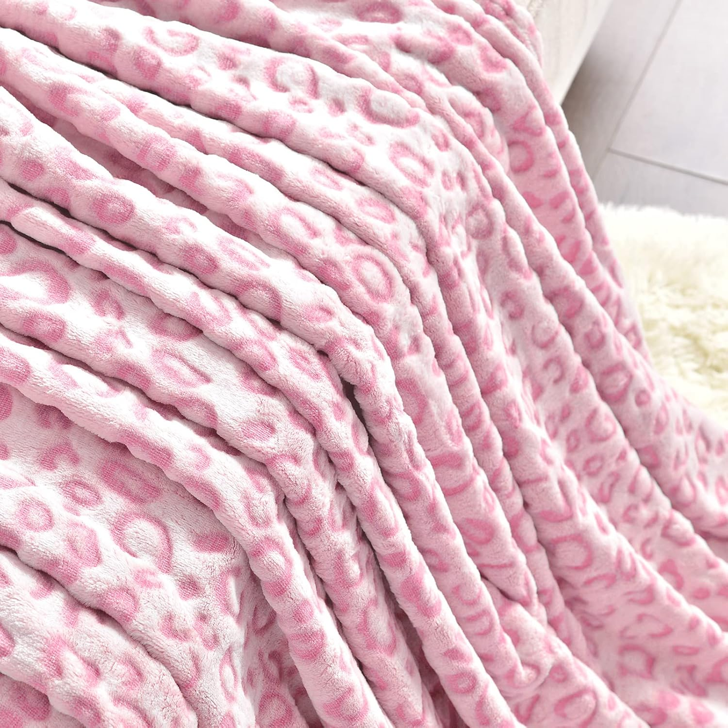 PLEASANT BOULEVARD | Leopard Throw Blanket Fleece, Premium Lightweight Cozy Warm Plush Microfiber Bedspread for Couch Sofa and Bed (Pink, Throw (50 X 60 Inches)) image number 6