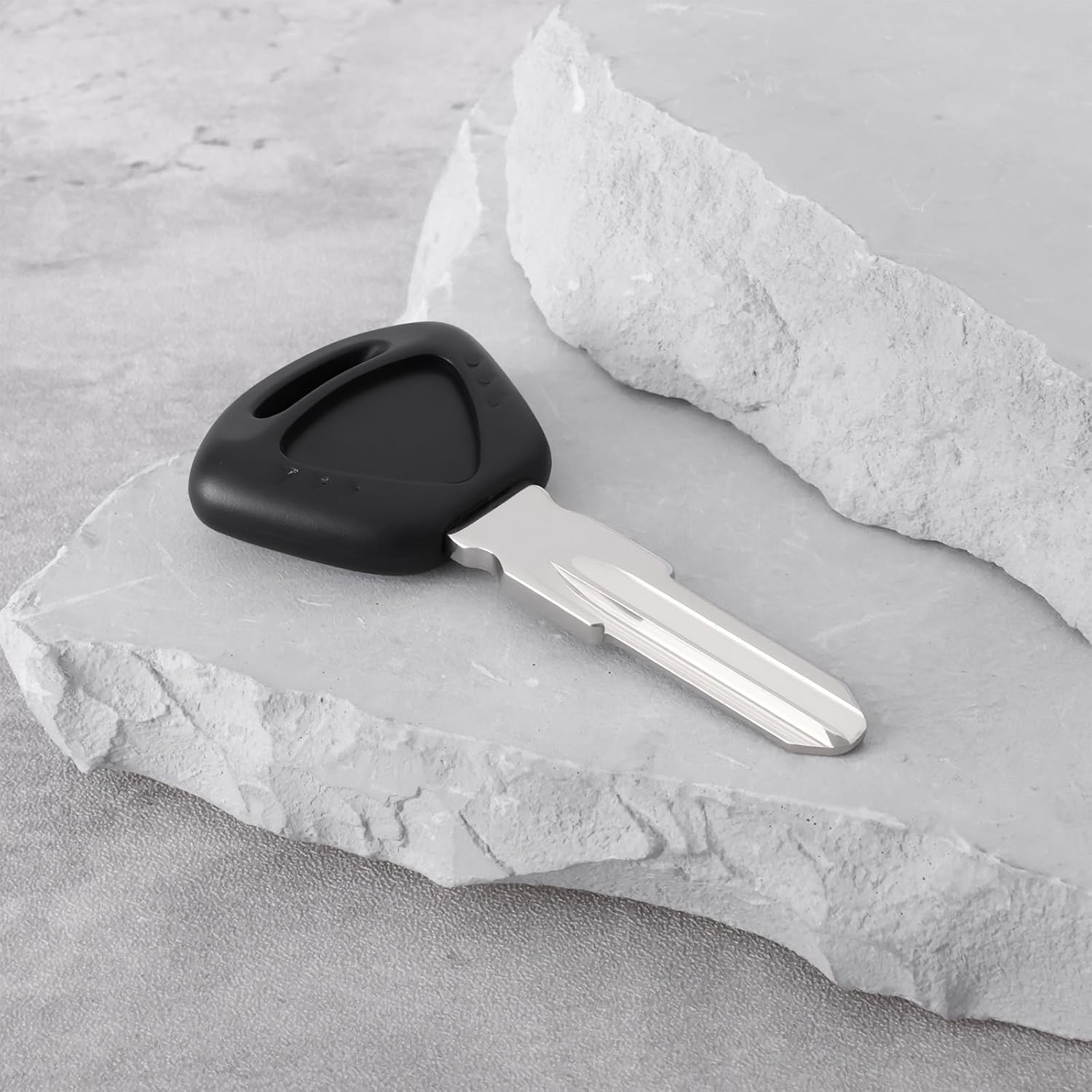 Briny River Motorcycle Uncut Blank Key Compatible with Triumph Daytona 675 2006-2020 Compatible with Daytona 675 R 2006-2020 image number 3