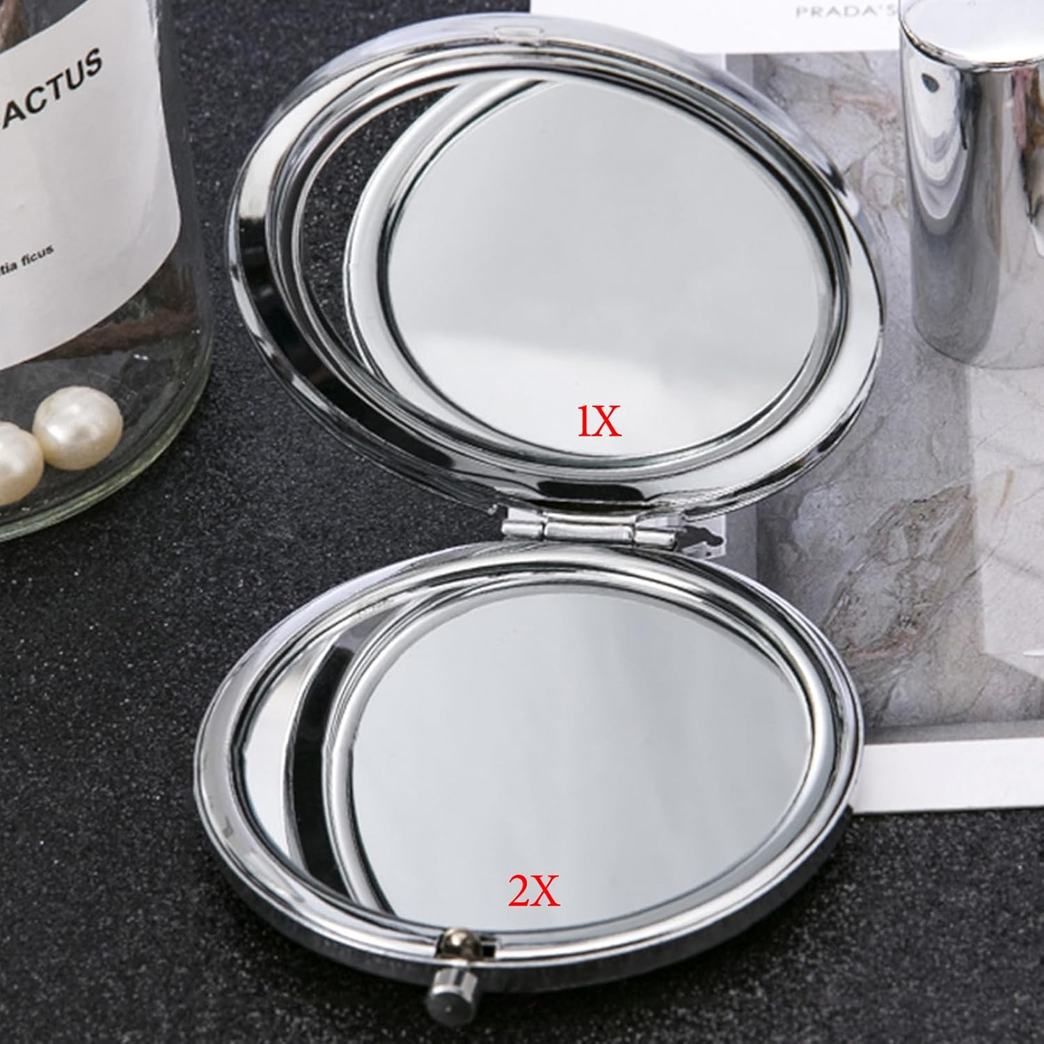 JANKOW Red Lips Mirror, Rhinestone Compact Mirror, Pearl Makeup Mirror Travel Vanity Mirror Beauty Mirror Make up Mirror Double-Sided Makeup Mirror, for Women and Girl Travel Makeup Mirror (1 Pcs)