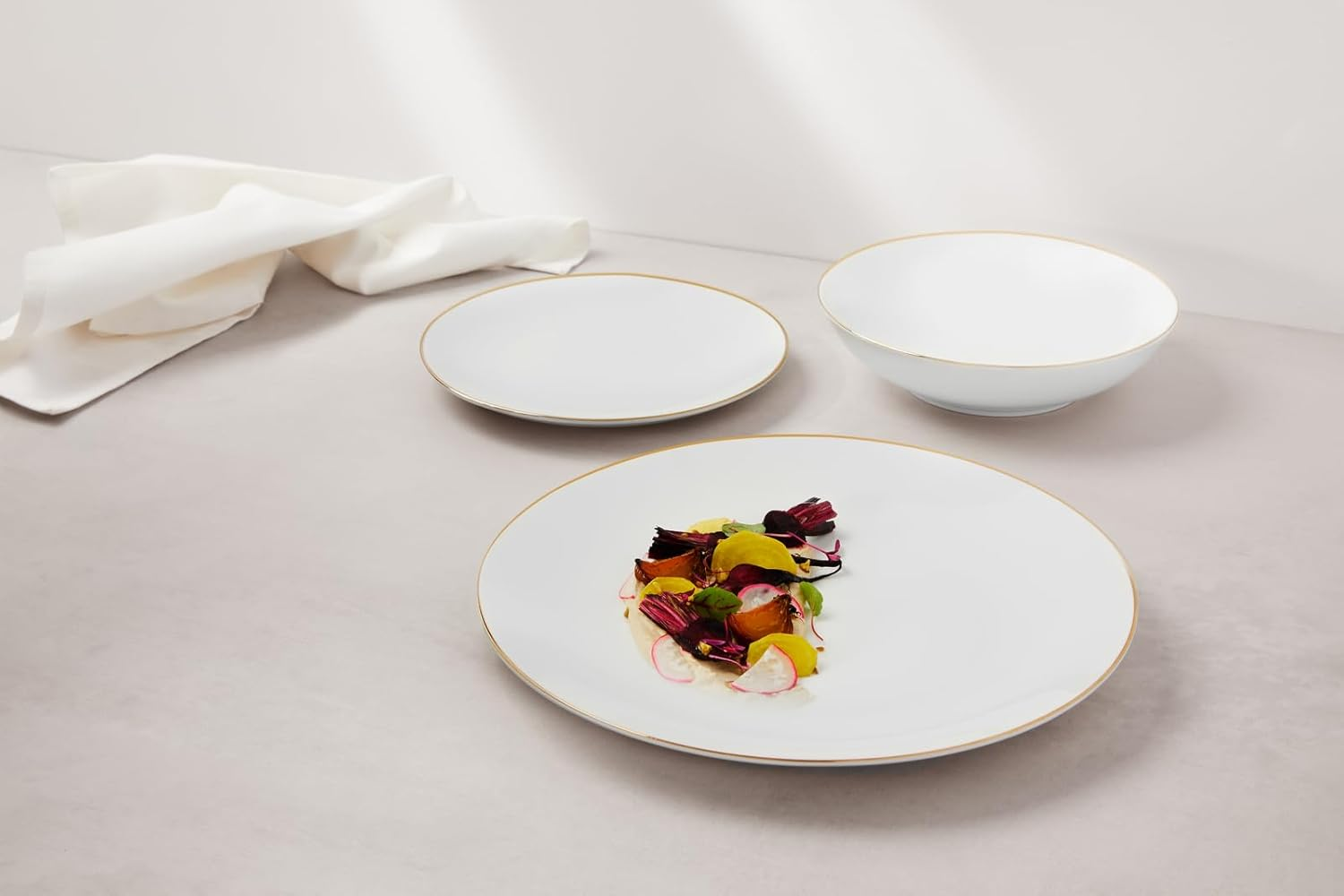 Maxwell & Williams White Gold Coupe Dinner Set 12Pc Gold Gift Boxed image number 3