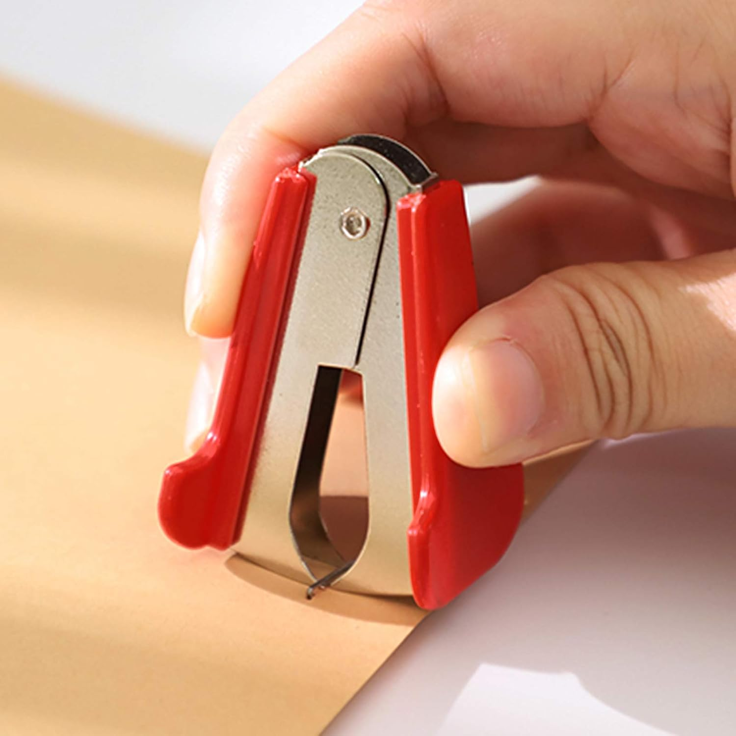 Staple Removers, Staple Pull Tool Family School Office Staple Remover Tool with Plastic Grip (Multicoloured) image number 3