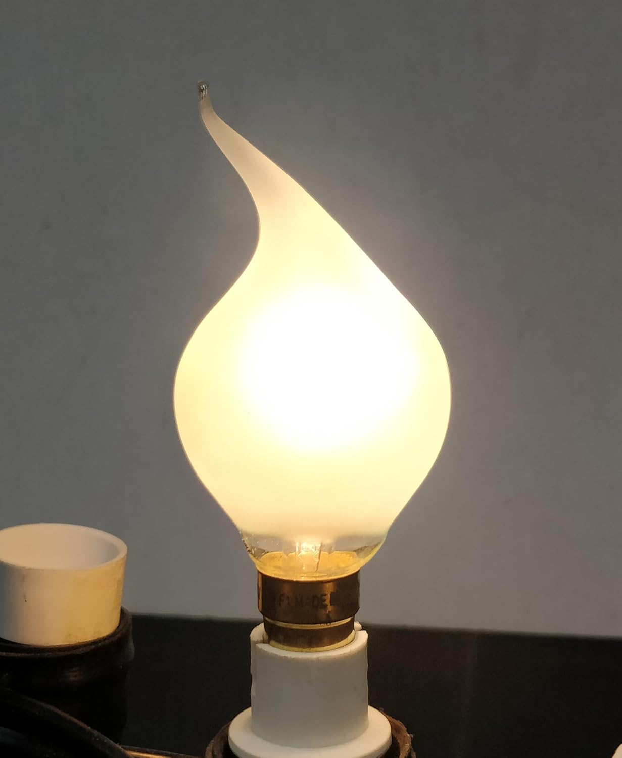 12 X 40W Flame Tip Light Globe Bulbs B15 Small Bayonet Pearl Frosted Incandescent