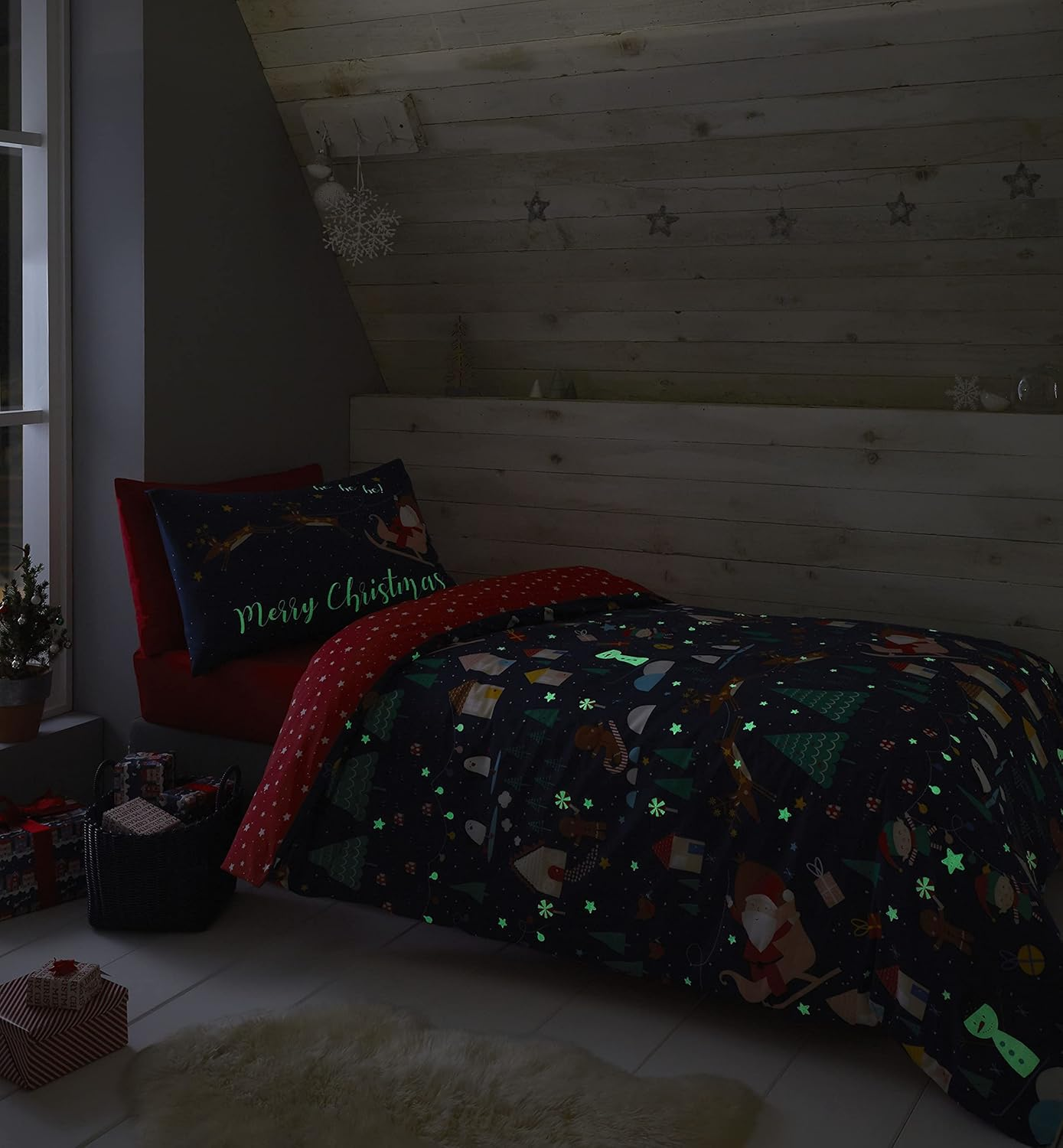 Catherine Lansfield Santas Wonderland Glow in the Dark King Duvet Set Navy BD/55525/W/KQS/NA image number 1