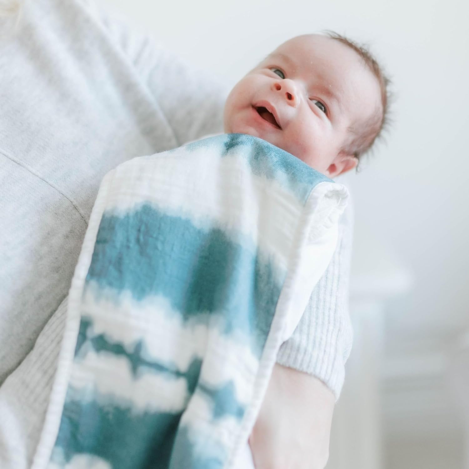 Crane Baby Soft Muslin Burp Cloth, Lightweight and Absorbent Burp Cloth for Boys and Girls, Whale, 3 Piece, 7&rdquo; X 20&rdquo; image number 3