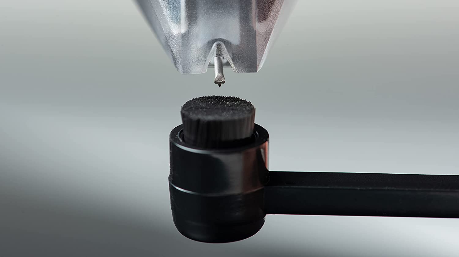 Pro-Ject Audio - Clean It - Turntable Stylus Cleaning Brush image number 3