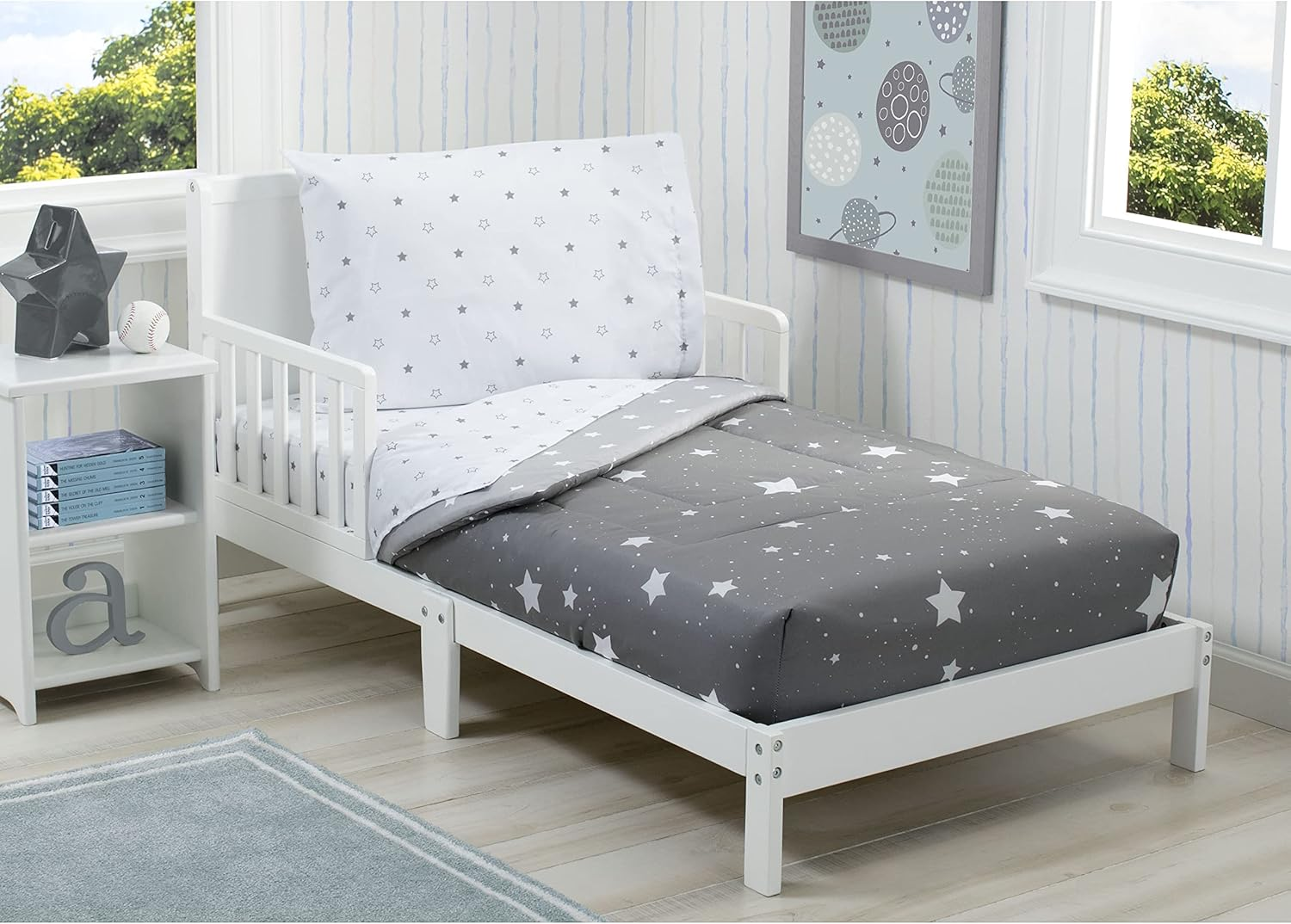 Delta Children 4 Piece Toddler Bedding Set for Boys - Reversible 2-In-1 Comforter - Includes Fitted Comforter to Keep Little Ones Snug, Bottom Sheet, Top Sheet, Pillow Case - Dusty Skies, Grey Stars image number 4