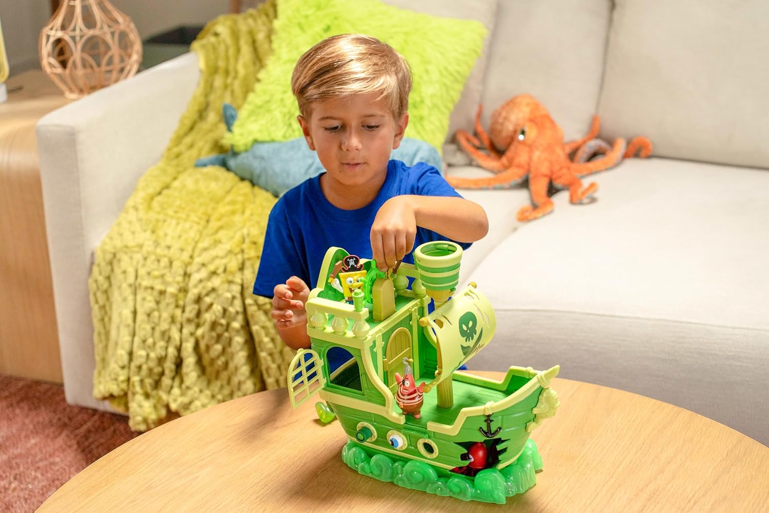 Spongebob Squarepants Movie: the Search for Squarepants - the Flying Dutchman&rsquo;S Ship Playset with 6 Exclusive Figures, Lights, Motion & Hidden Features for Kids Ages 3+ image number 3