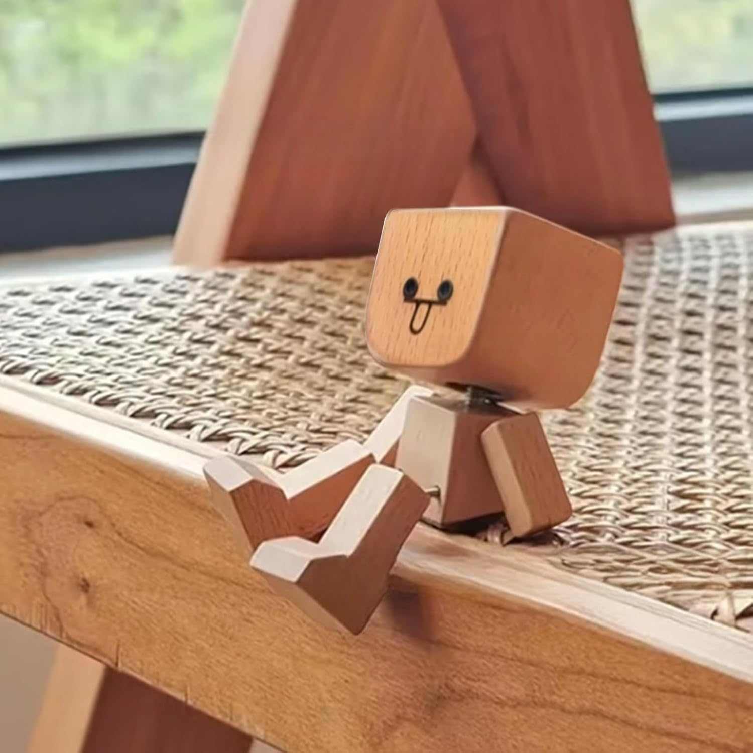 Shaking Wooden Man Figurine, 8Cm Shaking Wooden Man Figurine for Car Dashboard, Funny Wood Desktop Decorfor Sedans Pickups Trucks Commutes Road Trip