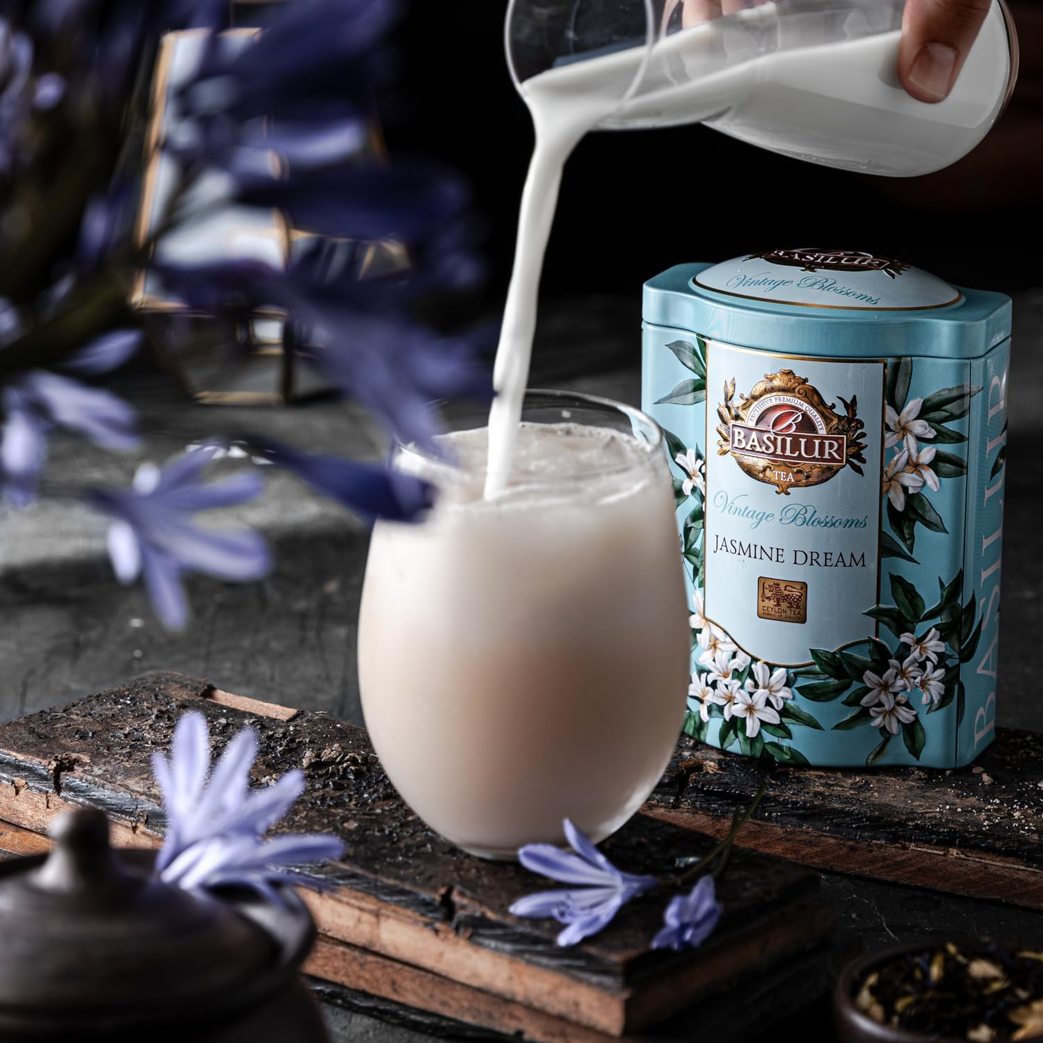 Vintage Blossoms Jasmine Dream - Black Tea - 100G Loose Leaf - Luxury Tin Caddy image number 5