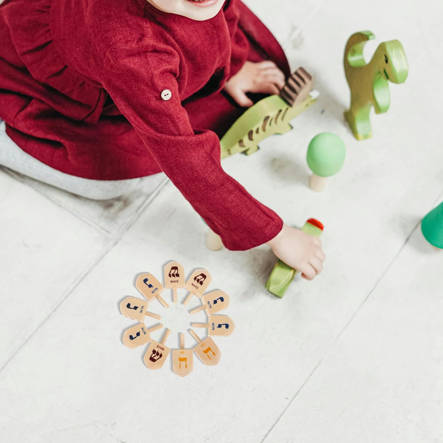 Vaguelly 10Pcs Wooden Dreidel Set Tops for Boy Girl Hanukkah Party Supplies Miniature Educational Toys for Fun Engaging Holiday Celebrations image number 2