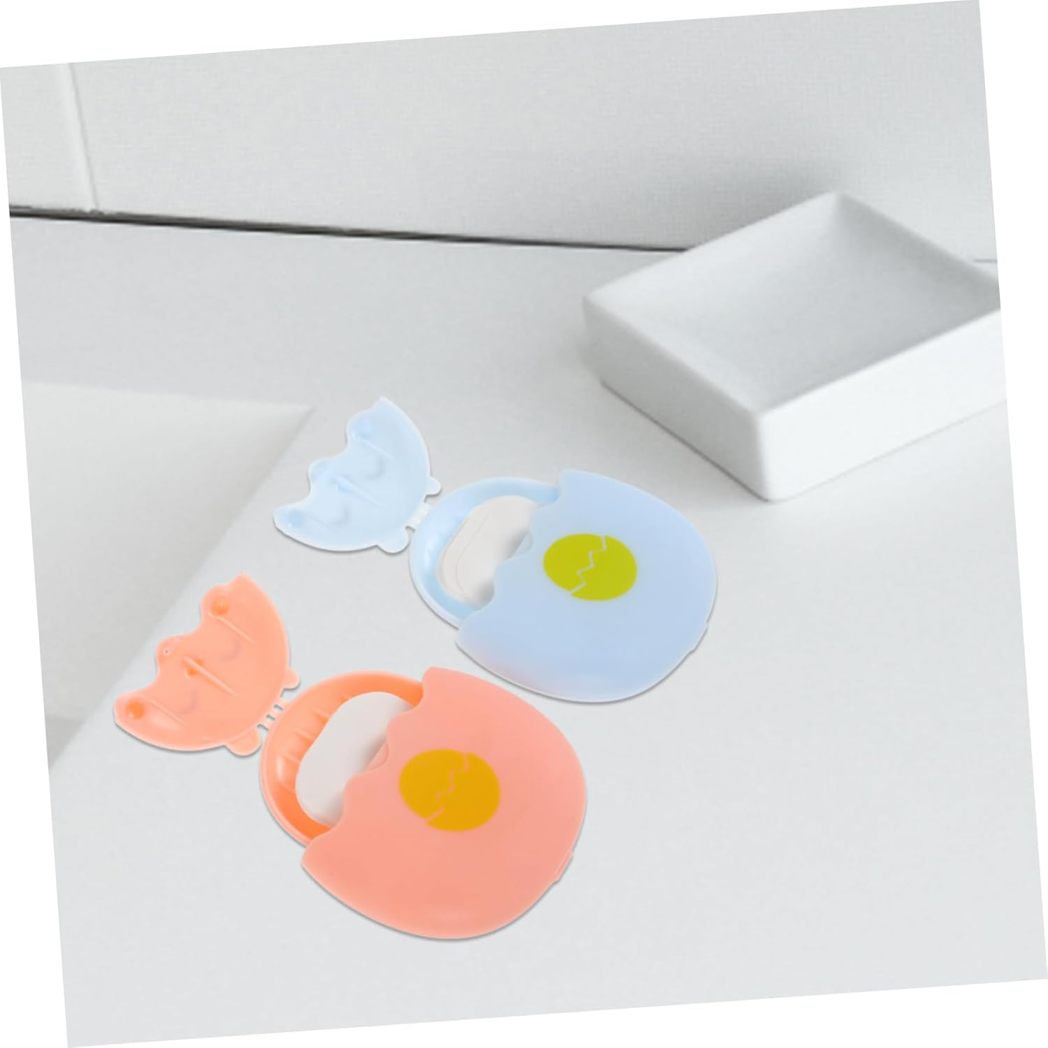 Healvian 2Pcs Travel Hand Soap Sheets Disposable Soap Flakes Stylish Compact for Daily Routine image number 4