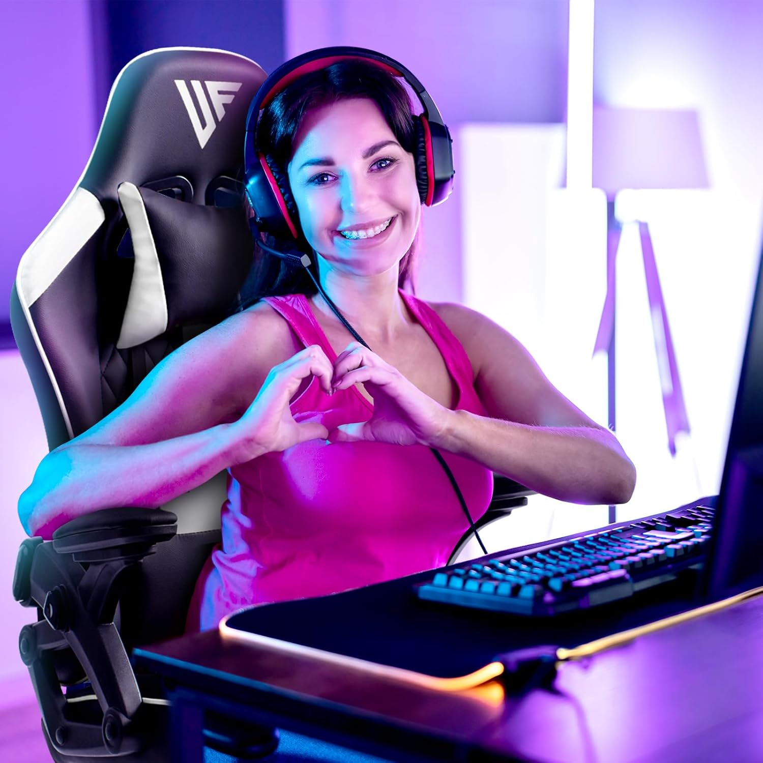 Advwin Gaming Chair with Adjustable Backrest,Armrest,Headrest,Height Adjustable Ergonomic Executive Office Chair with Wider Seat,135&deg; Recliner Racing Chair,360&deg;-Swivel,Black& White - Blackwhite image number 2