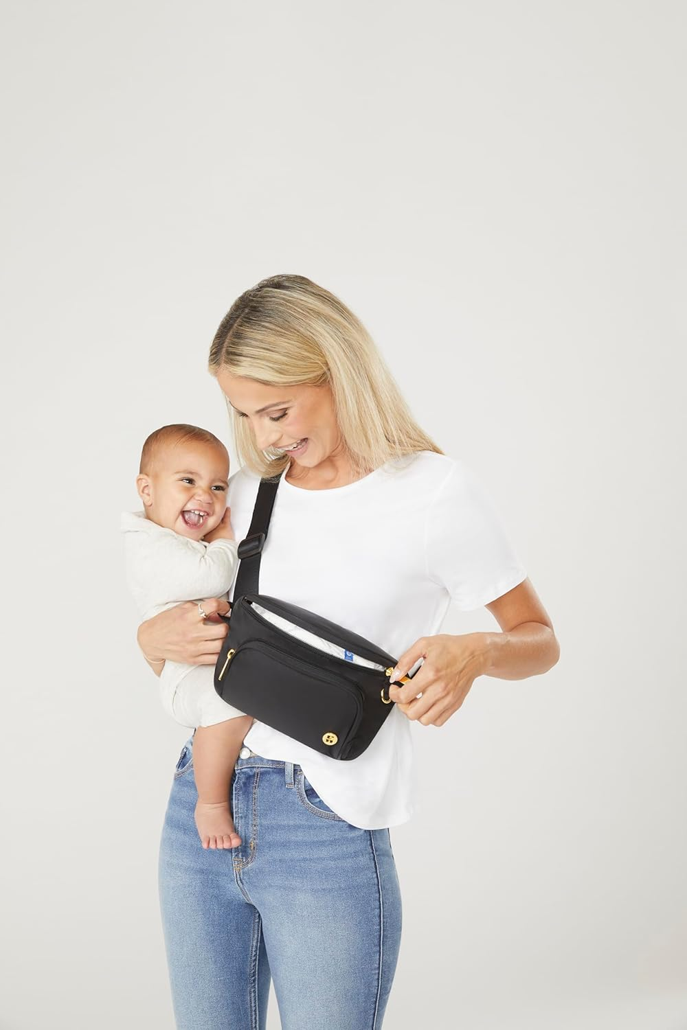 HUGGIES Diaper Crossbody Bag image number 3