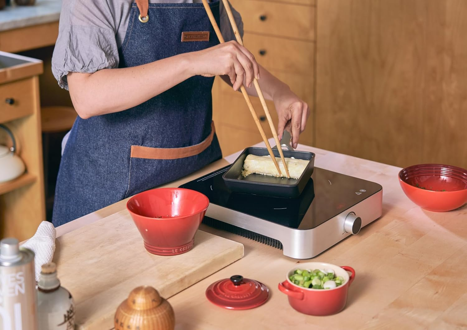 Le Creuset Toughened Non-Stick Egg Pan image number 1