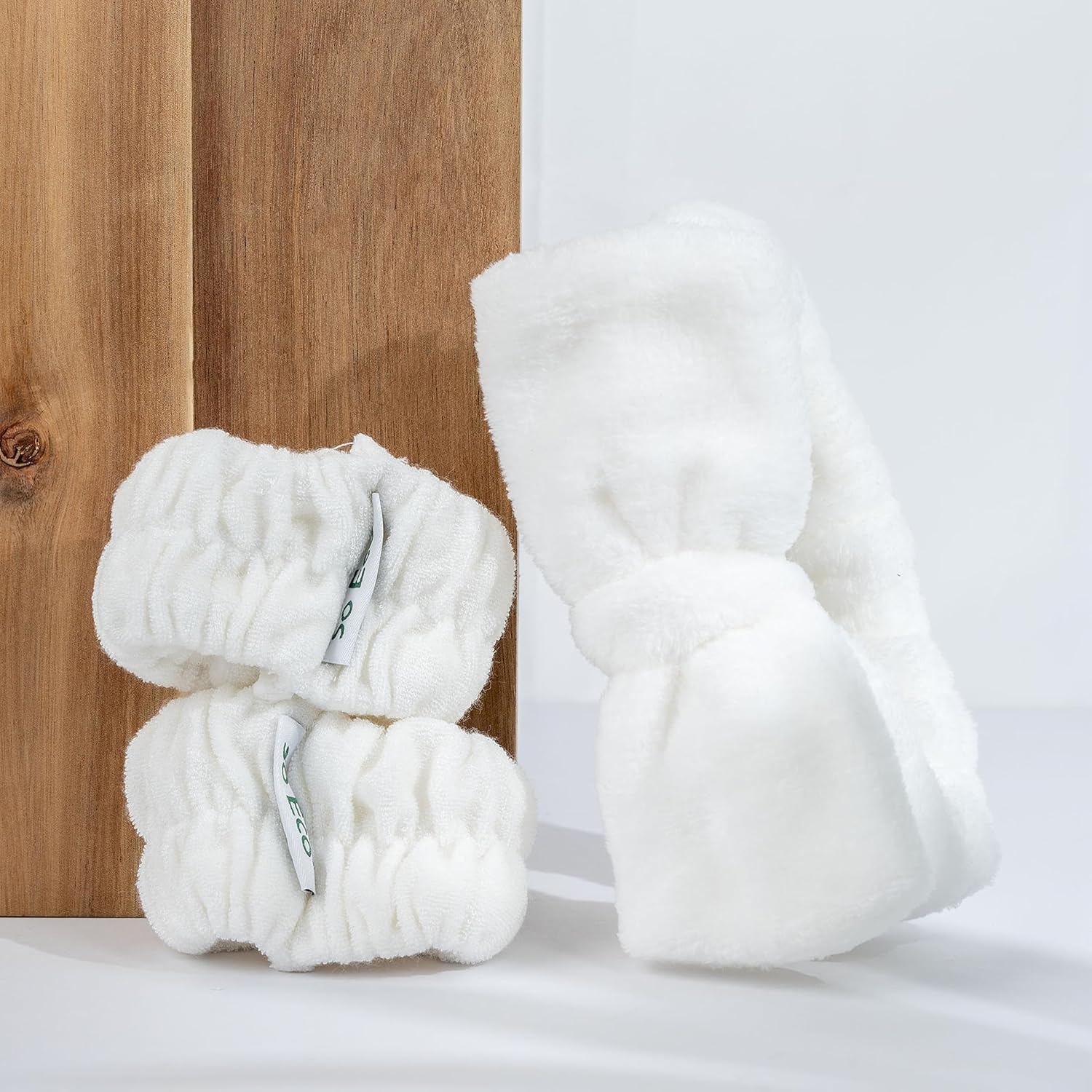 So Eco Makeup Headband & Wrist Wash Band Set image number 3