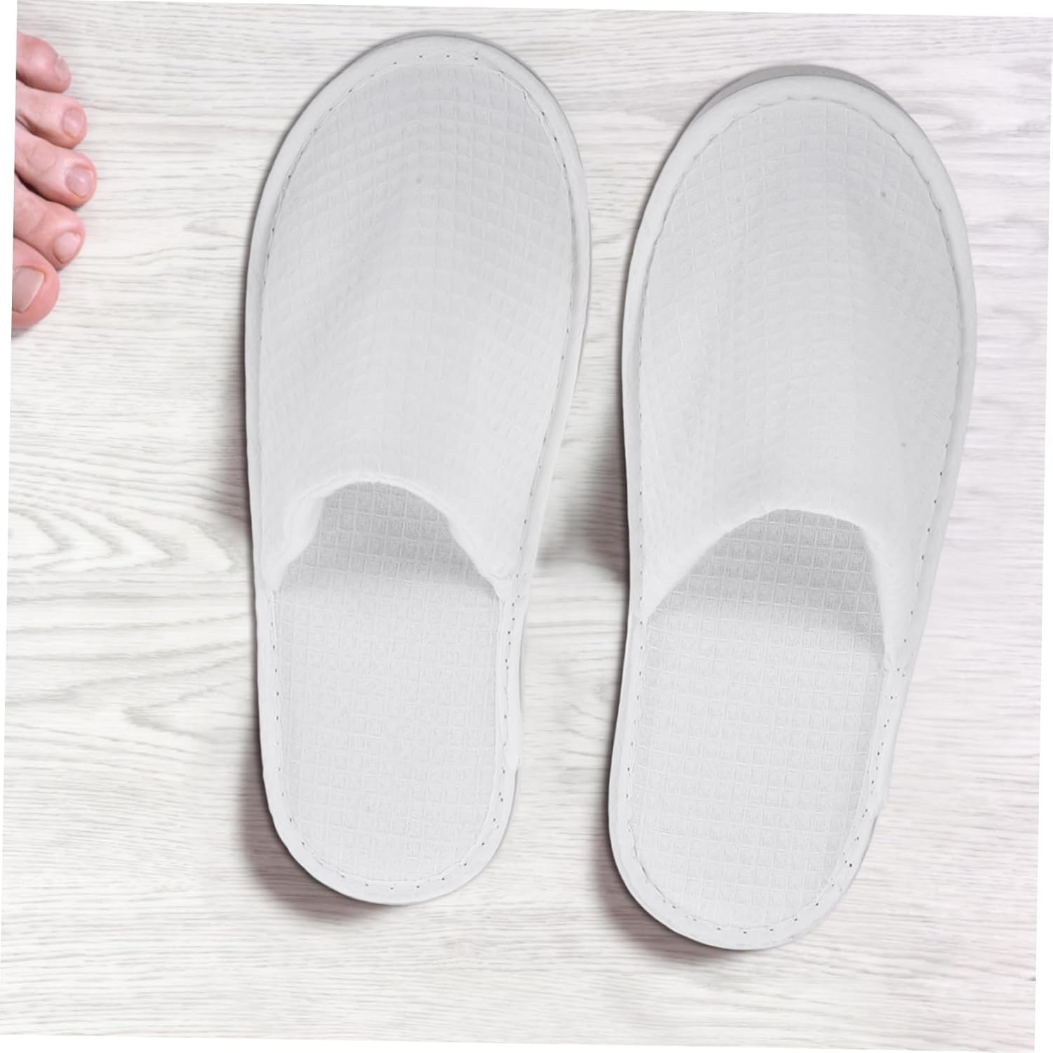 GANAZONO Disposable Slippers 2 Pairs Comfortable Hotel Salon Slippers Non-Slip Design for Home Guests and Travel image number 2