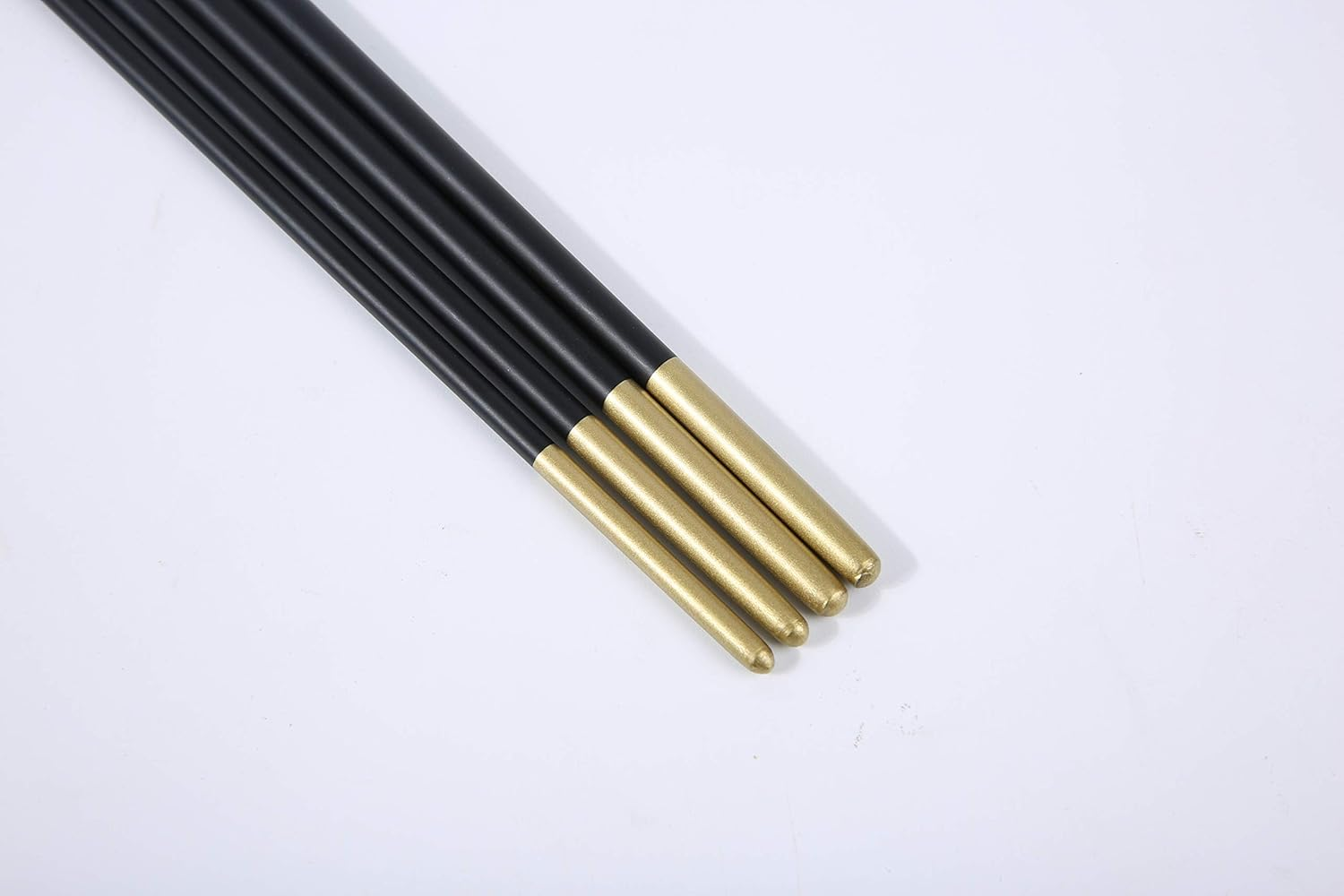 Etchd Lab 4 Pcs Artist Paint Brush Set- Ergonomic, No Shedding, Versatile Nylon Brushes - Includes #1 Round, 10 Round, 4 Flat, 10 Flat for Watercolor, Acrylic, Oil, Face, Nail, Craft Art Painting image number 4