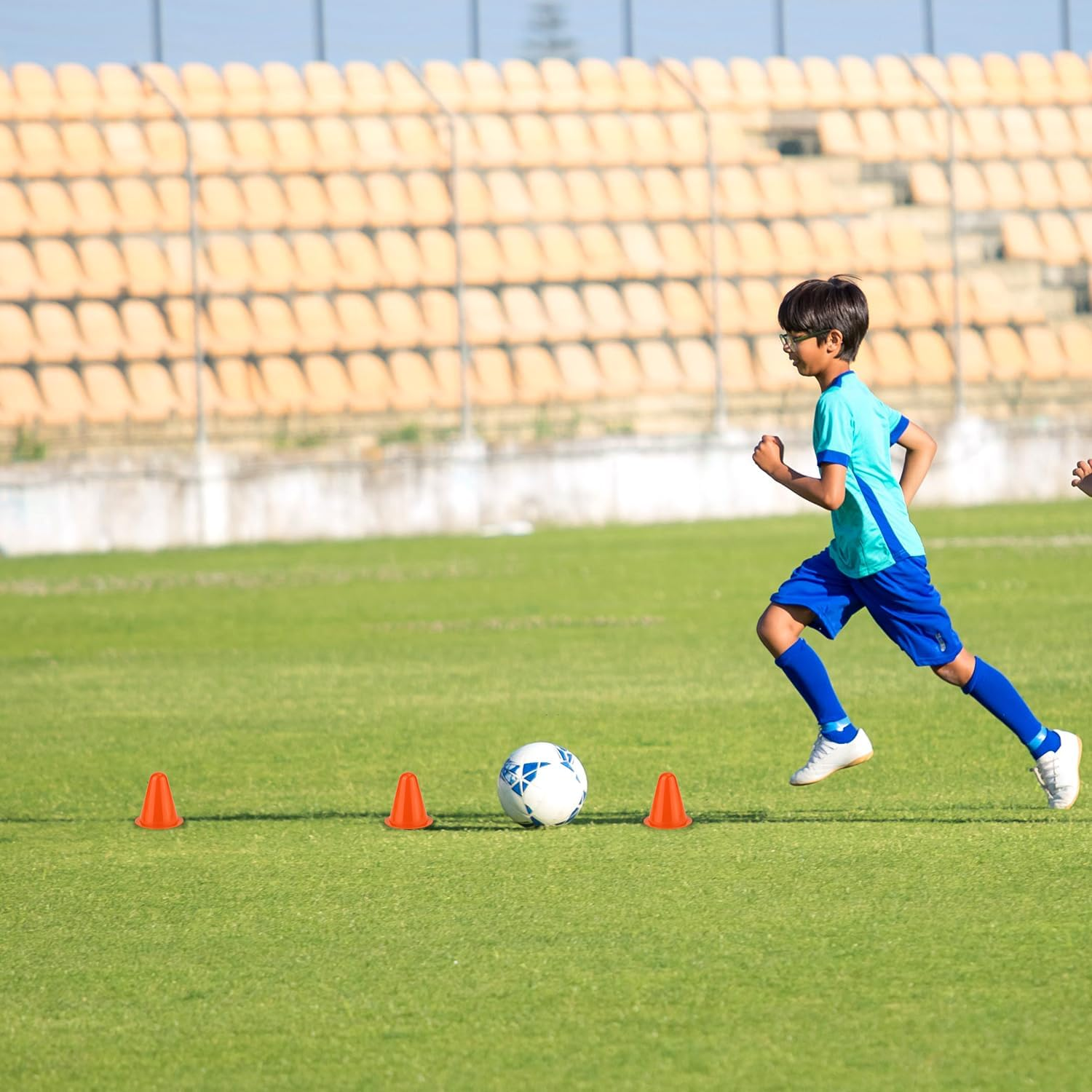 XIHIRCD 20Pcs Soccer Cones, 3.15 Inch Mini Practice Cones Sports Cones Field Markers Cones Basketball Cones Training Cones for Outdoor Indoor Basketball Football Footwork Training