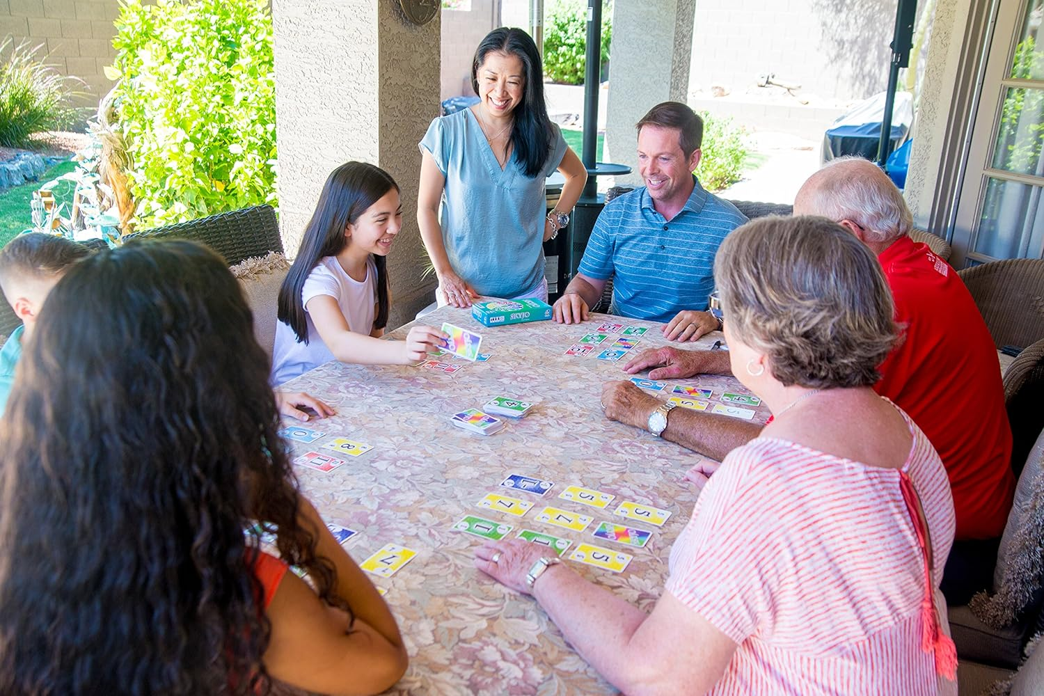 SKYJO by Magilano - the Fun Card Game for Young and Old, the Ideal Gift for Fun and Amusing Games Evenings in Friends and Family. image number 4