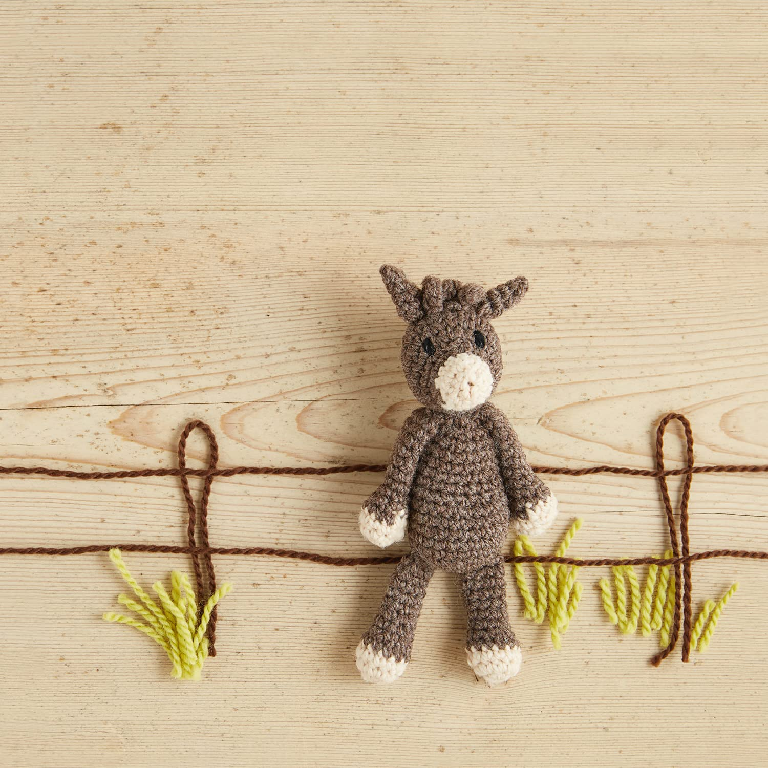 How to Crochet Animals - Farm: 25 Mini Menagerie Patterns image number 3