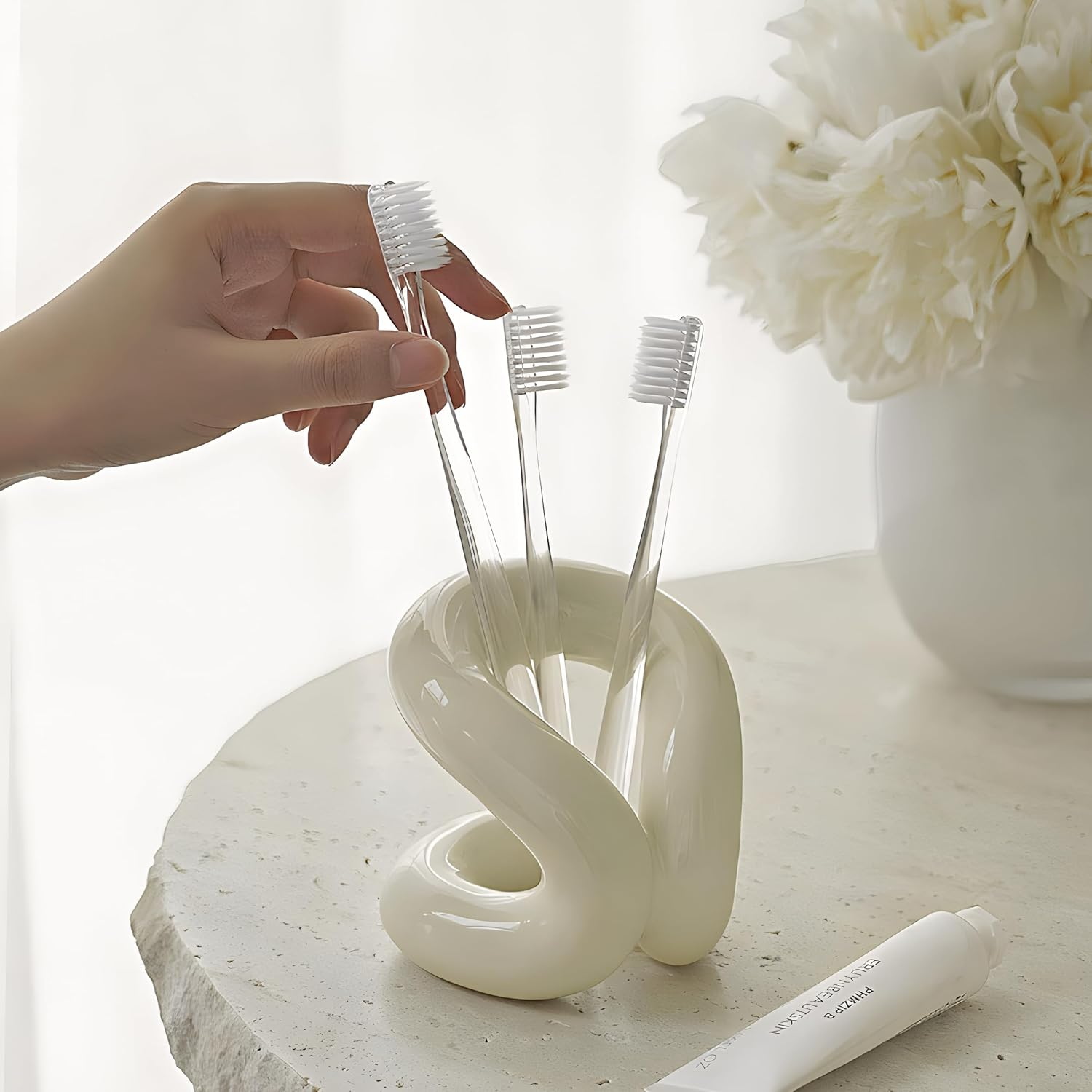 Minimalist Design White Ceramic Makeup Brushes Holder Stand Rack Organizer, Cosmetic Pen Toothbrushes Holder Dressing Table Decor image number 3