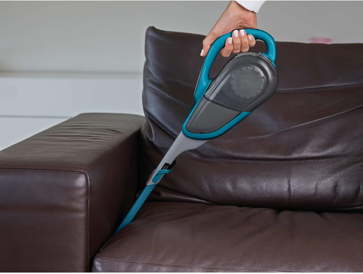 BLACK+DECKER 10.8V Lithium-Ion Dustbuster image number 5