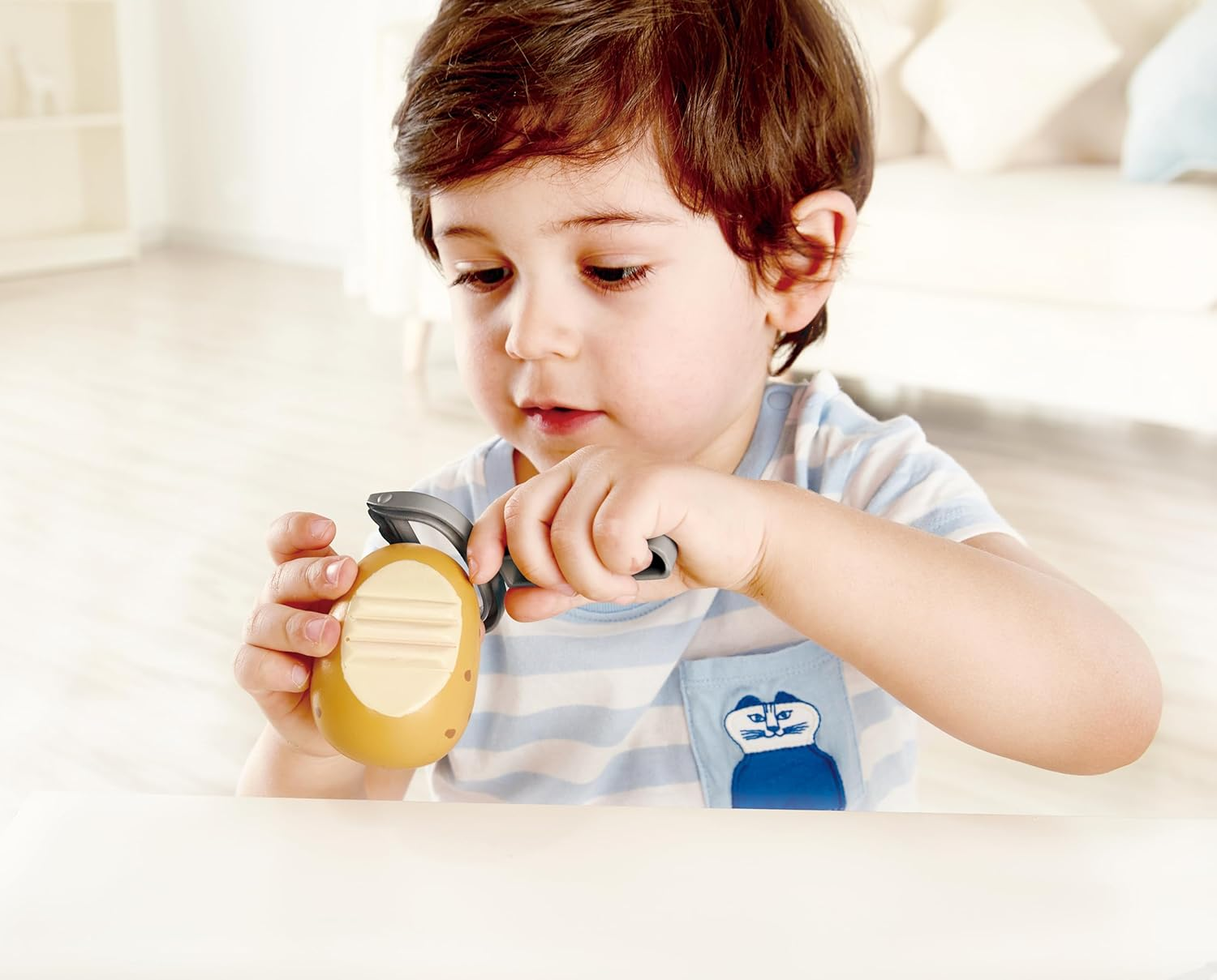 Hape Cooking Essentials Playset &ndash; Wooden Toy Kitchen Accessories for Kids, Pretend Play Food Prep Set with Chopping & Peeling, Role Play Cooking Toy for Toddlers & Children image number 3