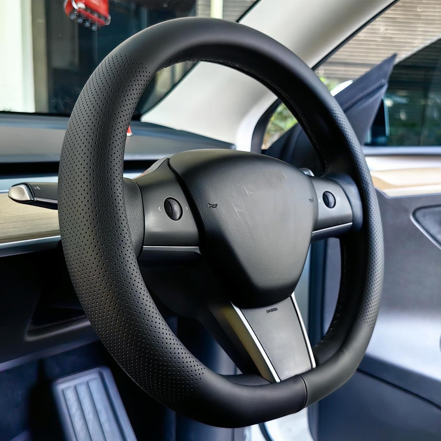 Car Steering Wheel Cover for Tesla Model 3 Highland 2025 2024 2023-2020/Model Y Juniper 2025 2024~2017, Non-Slip, Thin, Breathable, Odor-Free, Nappa Leather Full Surround Steering Wheel Covers image number 4