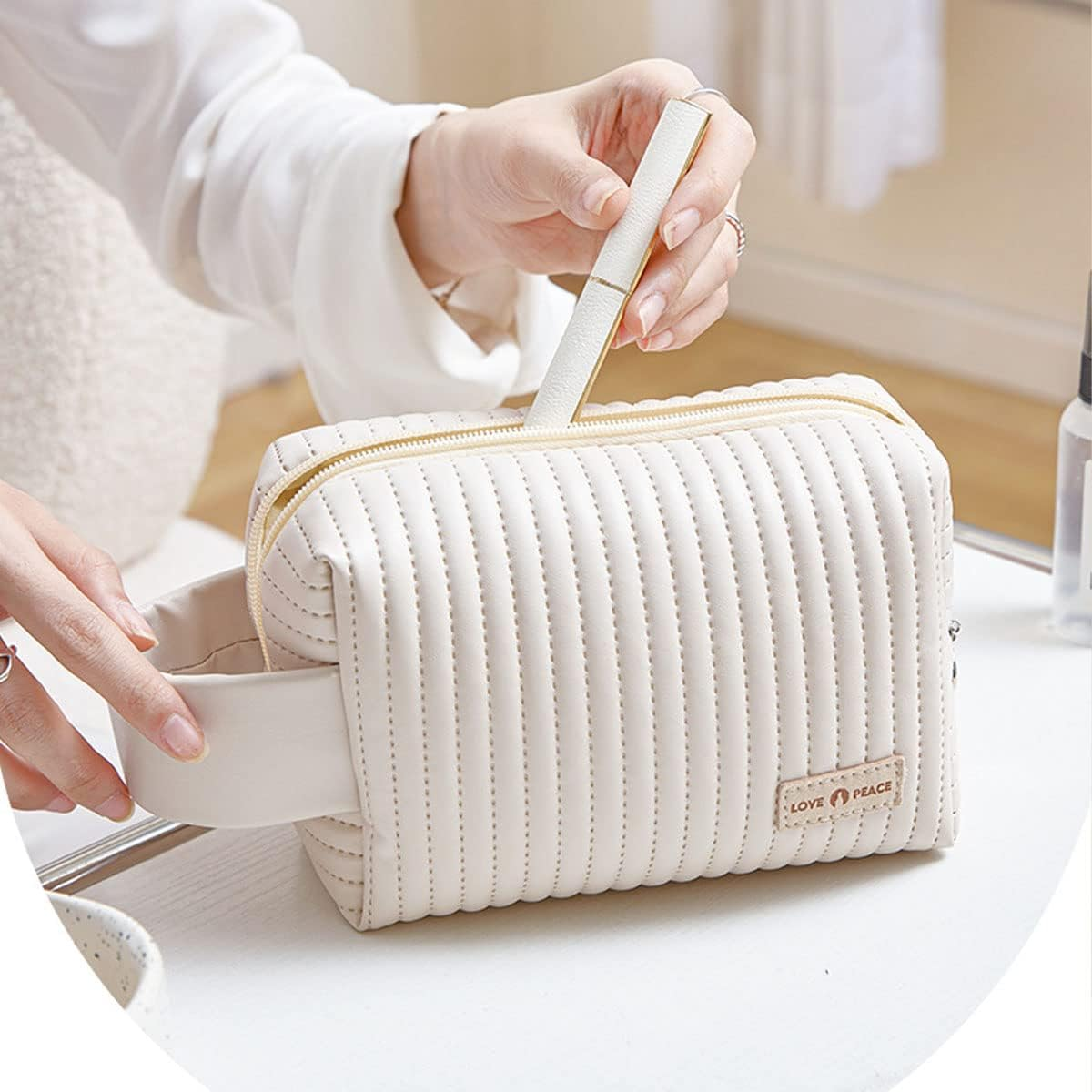 PU Cake Style Makeup Bag Large Capacity Travel Cosmetic Bag for Women Everything Cosmetic Bag Large Opening with Handle (Matcha Green) image number 2