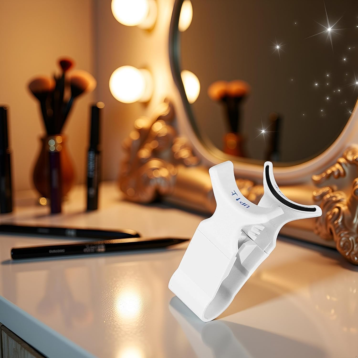 Magnetic Eyelashes Applicator - Cat Eye Look Wispy Lashes | Natural Look False Lashes | 3D Curved Design Eyelash | Eyelashes with Magnetic Lash Applicator | Styling Tool for Lounging, False Lashes