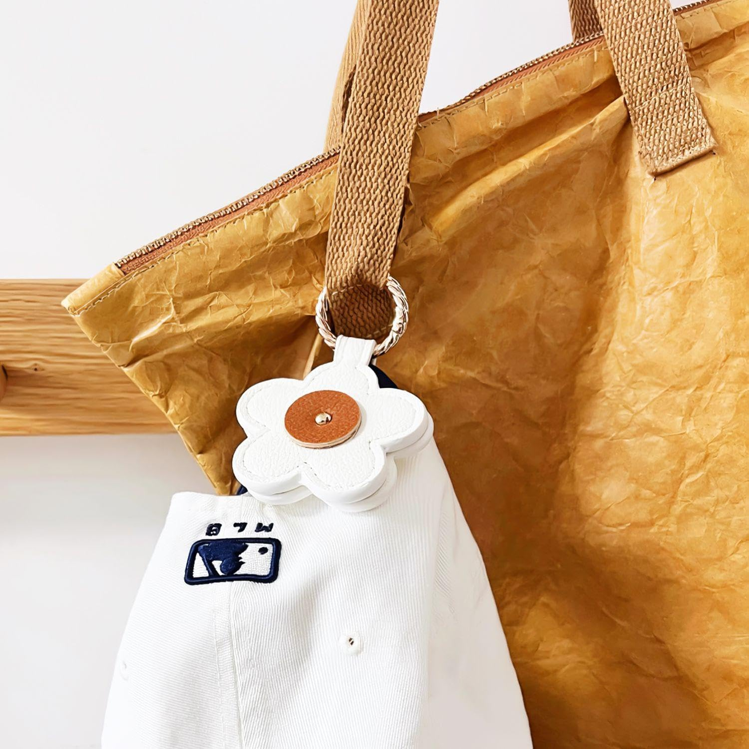 CWPFVQA 3 Pieces Magnetic Hat Clips Floral Travel Bag Hat Clips, Magnetic Hat Clips for Bags, Magnetic Golf Marker Hat Clips, Magnetic Pocket Buckle, White, Einheitsgr&ouml;&szlig;e, Modern image number 1