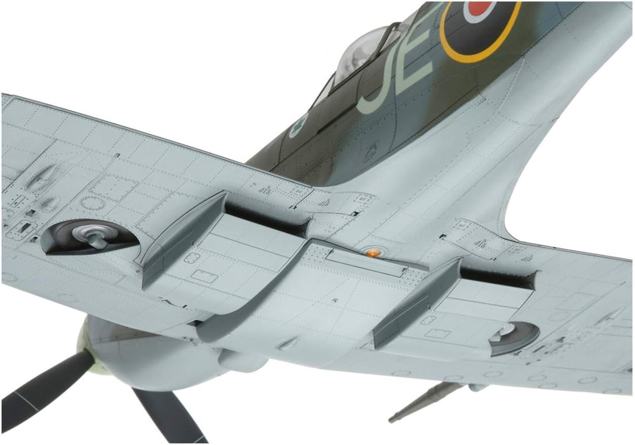 Tamiya 1:32 Scale Supermarine Spitfire MK.IXC Aircraft Model Kit image number 4