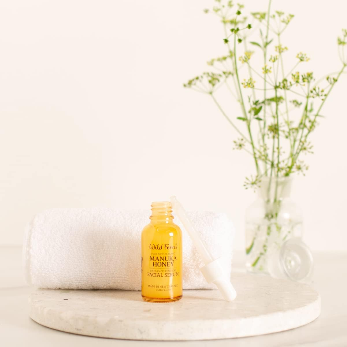 Wild Ferns Manuka Honey Radiance Renewal Facial Serum, 30Ml image number 2