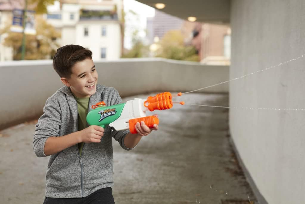 Super Soaker Hydro Frenzy Water Pistol Adjustable Nozzle Large 700 Ml Water Tank Easy to Fill image number 3