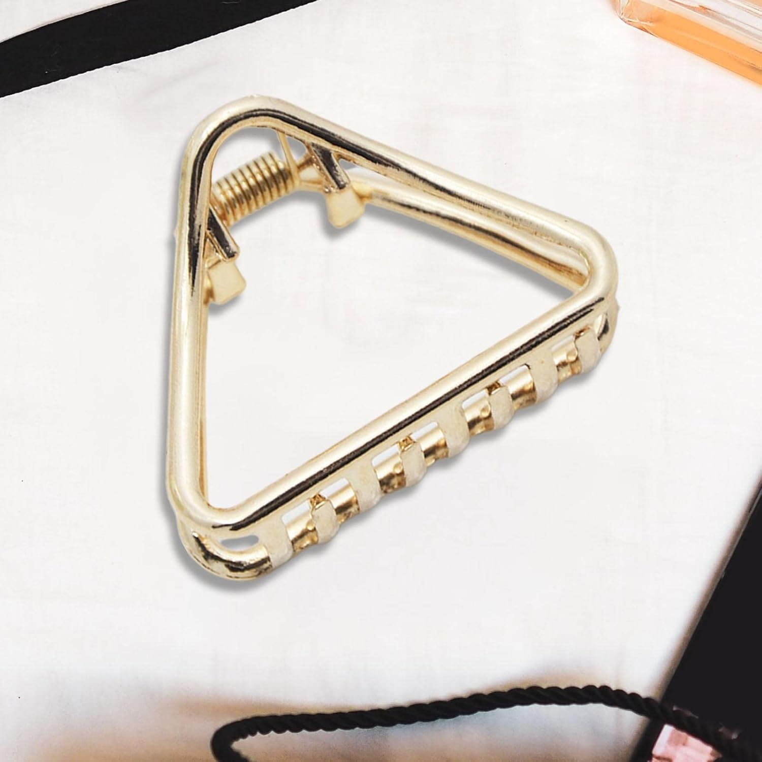 Tadill Women Hair Claws Clips, for All Hair Types Girls Ponytail Holder, Elegant Hairpins Headdress Hair Clamp, Hair Clip Hair Styling Accessories, 3Cmx4Cm Triangle image number 2