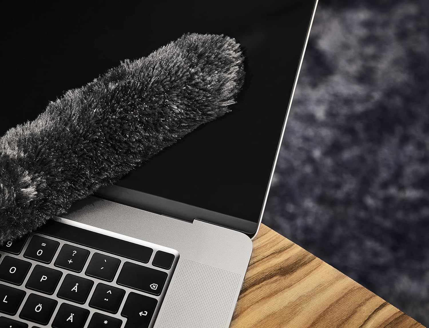 AEG AZE144 Duster for Gentle Cleaning of Sensitive Items, Suitable for 32/35 Mm Vacuum Cleaners, Black image number 2