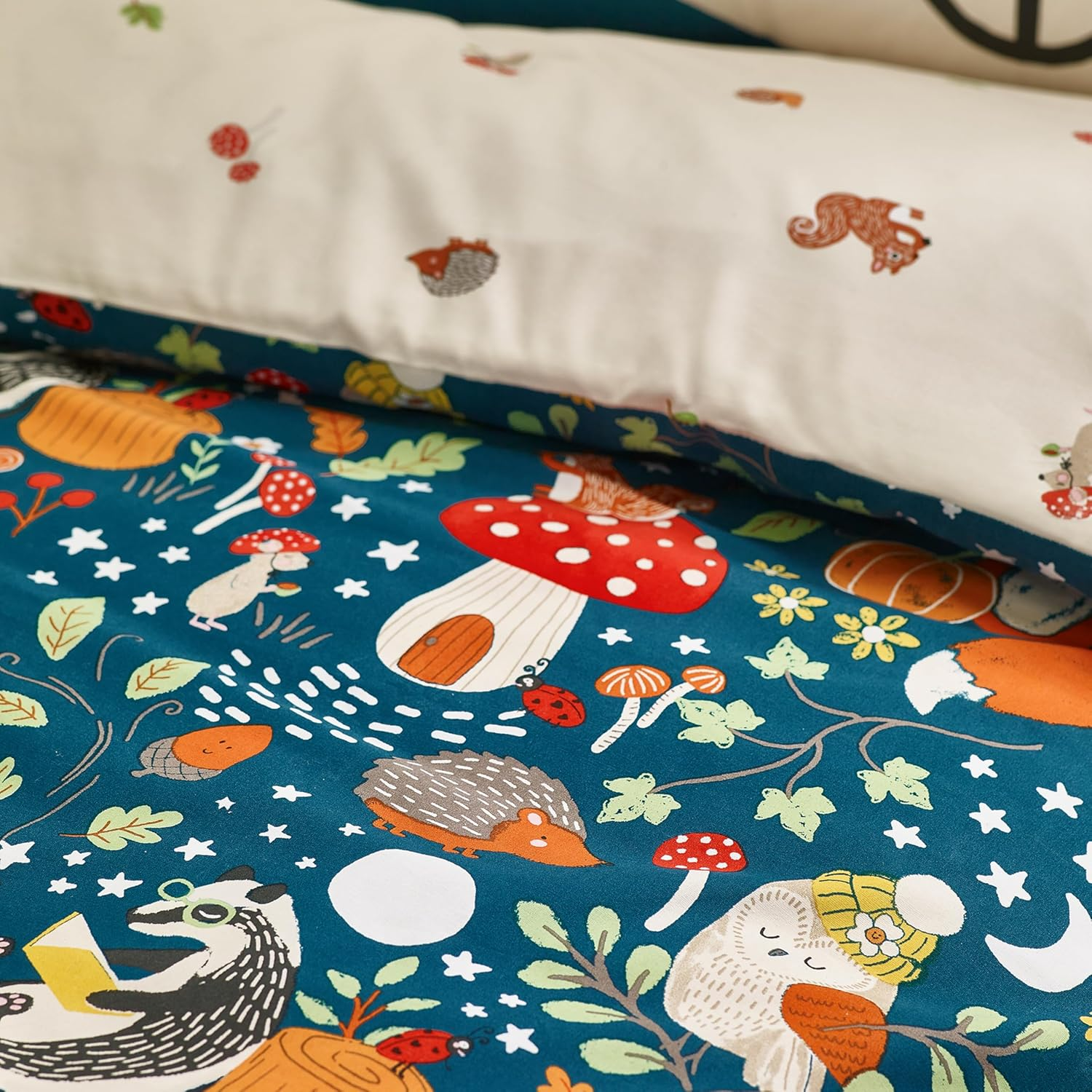 Catherine Lansfield Fox and Woodland Friends Reversible Single Duvet Cover Set with Pillowcase Green image number 4
