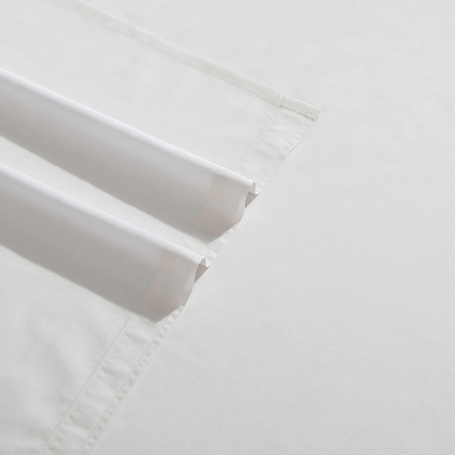 Calvin Klein - King Sheets, Luxuriously Soft Percale Bedding Set, Sustainable Fabric Construction (Naturals Solid Feather White, King) image number 3