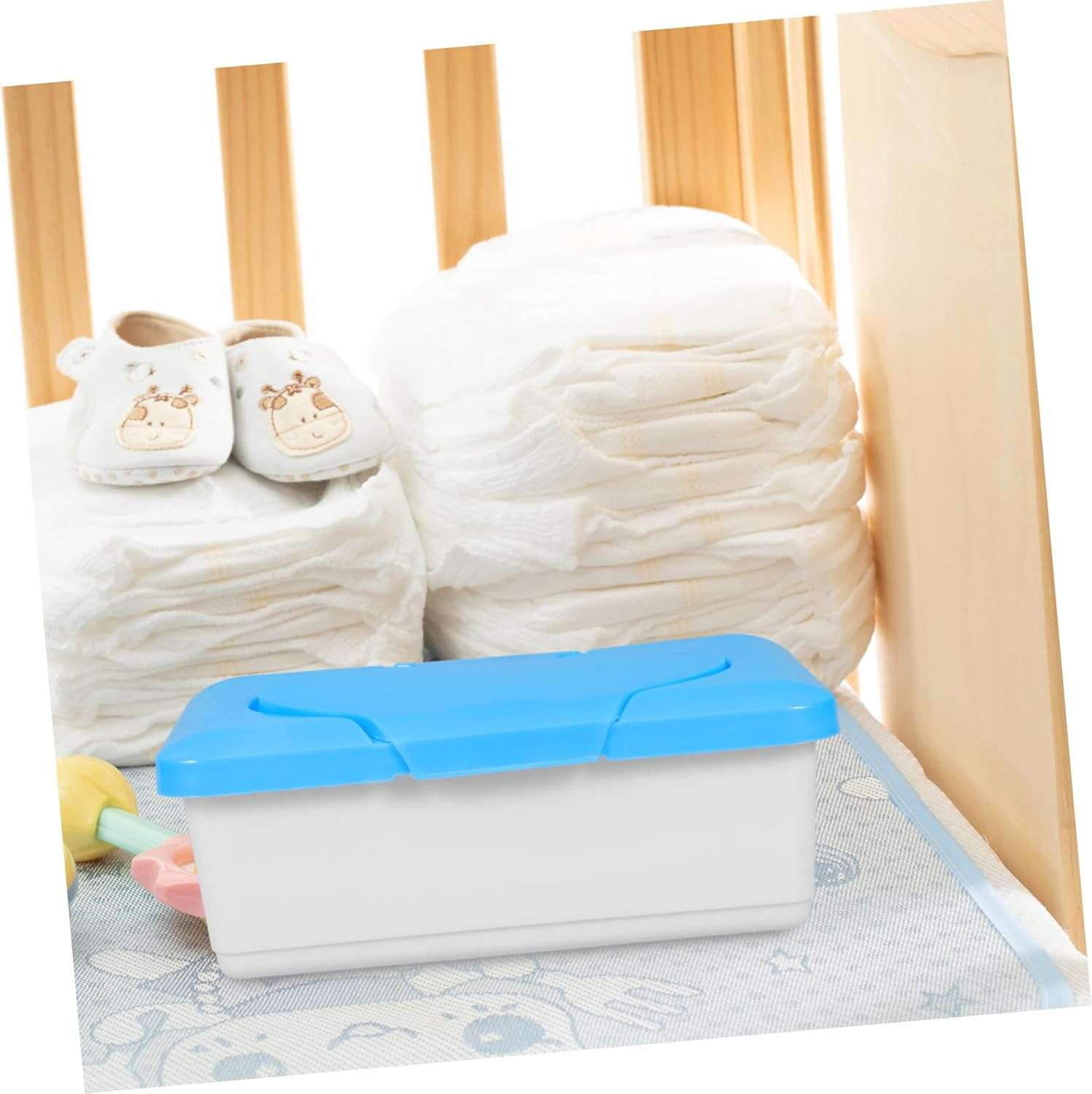 Amosfun 2Pcs Portable Refillable Wipes Box Dustproof Lid Cleansing Towel Holder Travel Nursery Organizer Plastic Dispenser for Face Towels