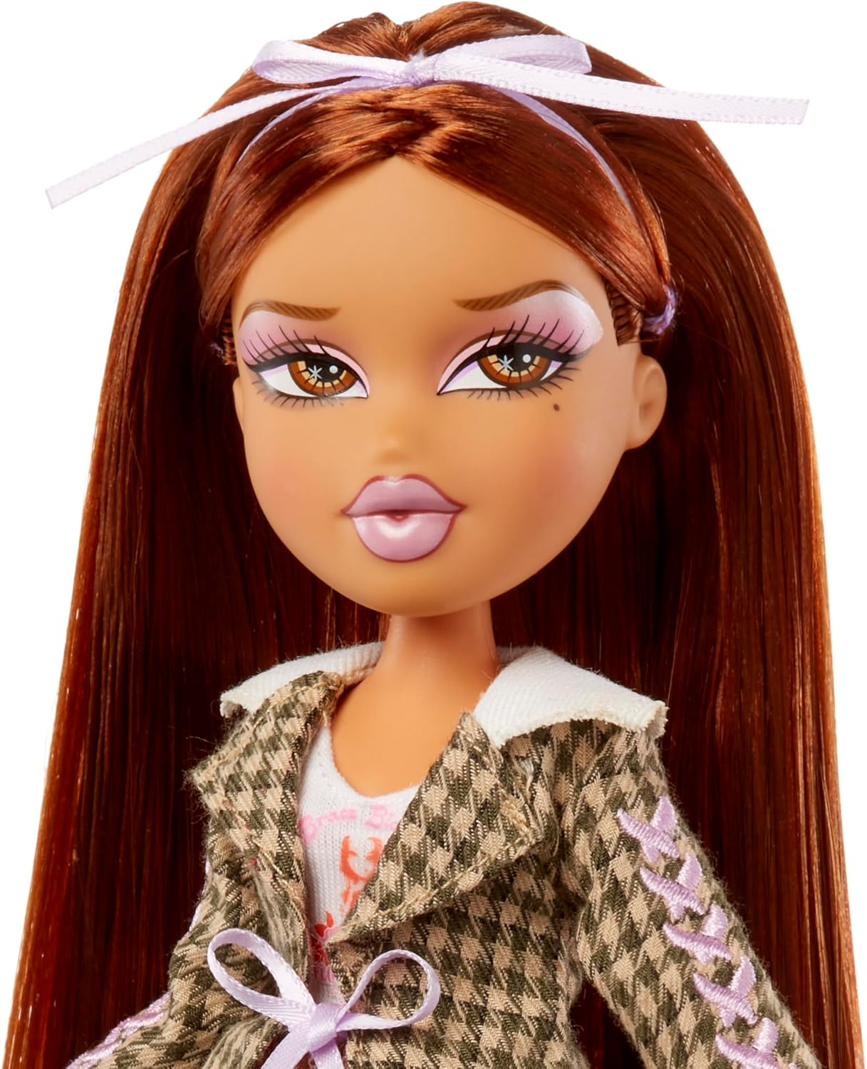 Bratz Stylin' Yasmin - Fashion Doll with Customisable T-Shirt for You, Comes with Accessories, Cute Toys for Girls