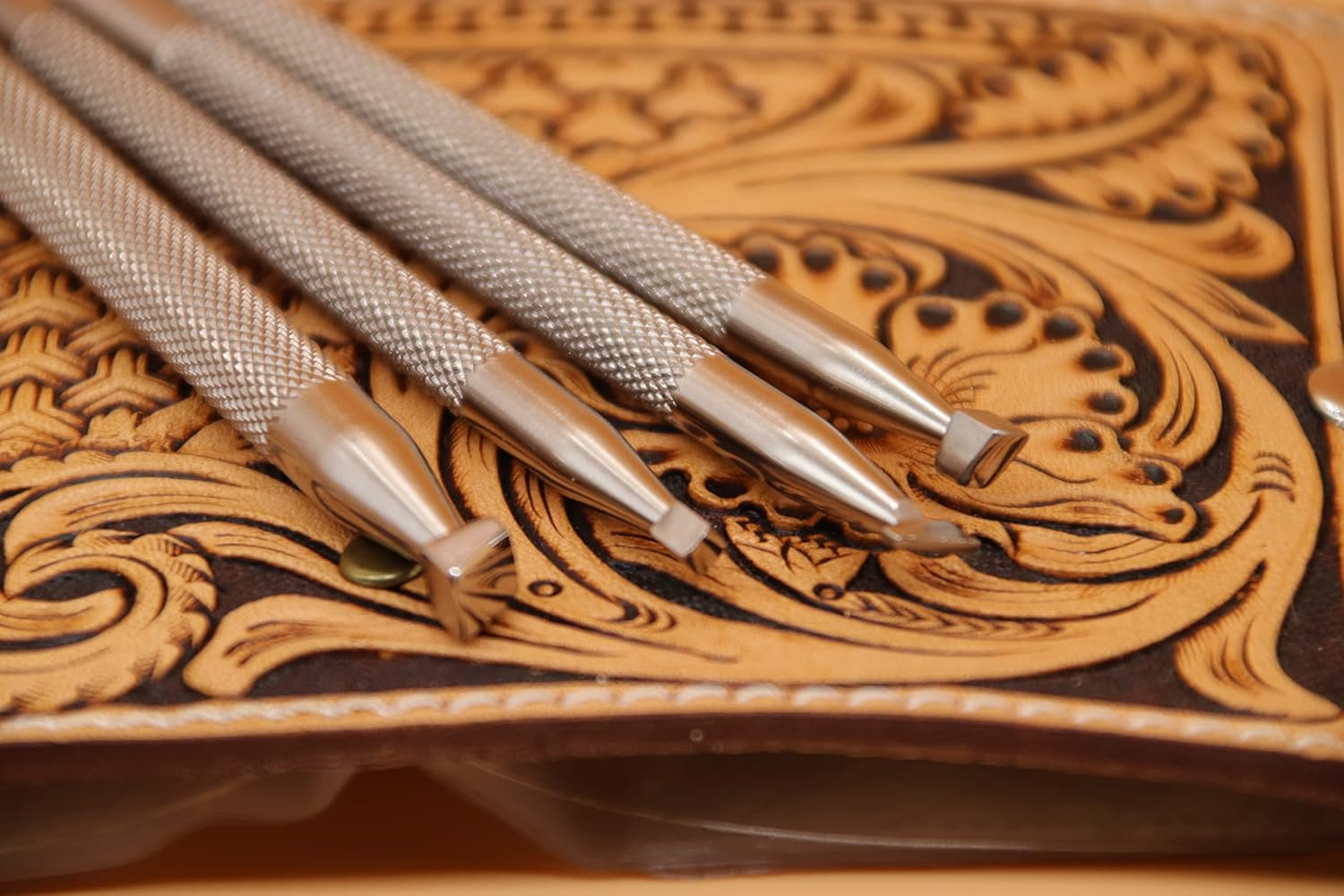 Smooth Angle Beveler Leather Stamping Tool Beveling Set 4Pcs Undercut Beveler Stamps 304 Stainless Steel Carving DIY Leathercrafts Kit image number 5