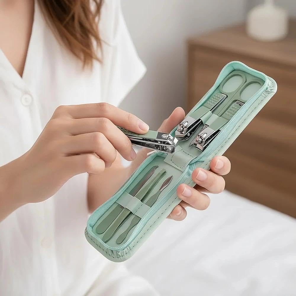 Kivano Manicure Set Nail Clippers Pedicure Kit -7 Pieces Stainless Steel Travel&lsquo;Nail Kit, Travel Essentials Purse Essentials Professional Grooming Kits, Manicure Kits with Zipper Portable Travel Pack