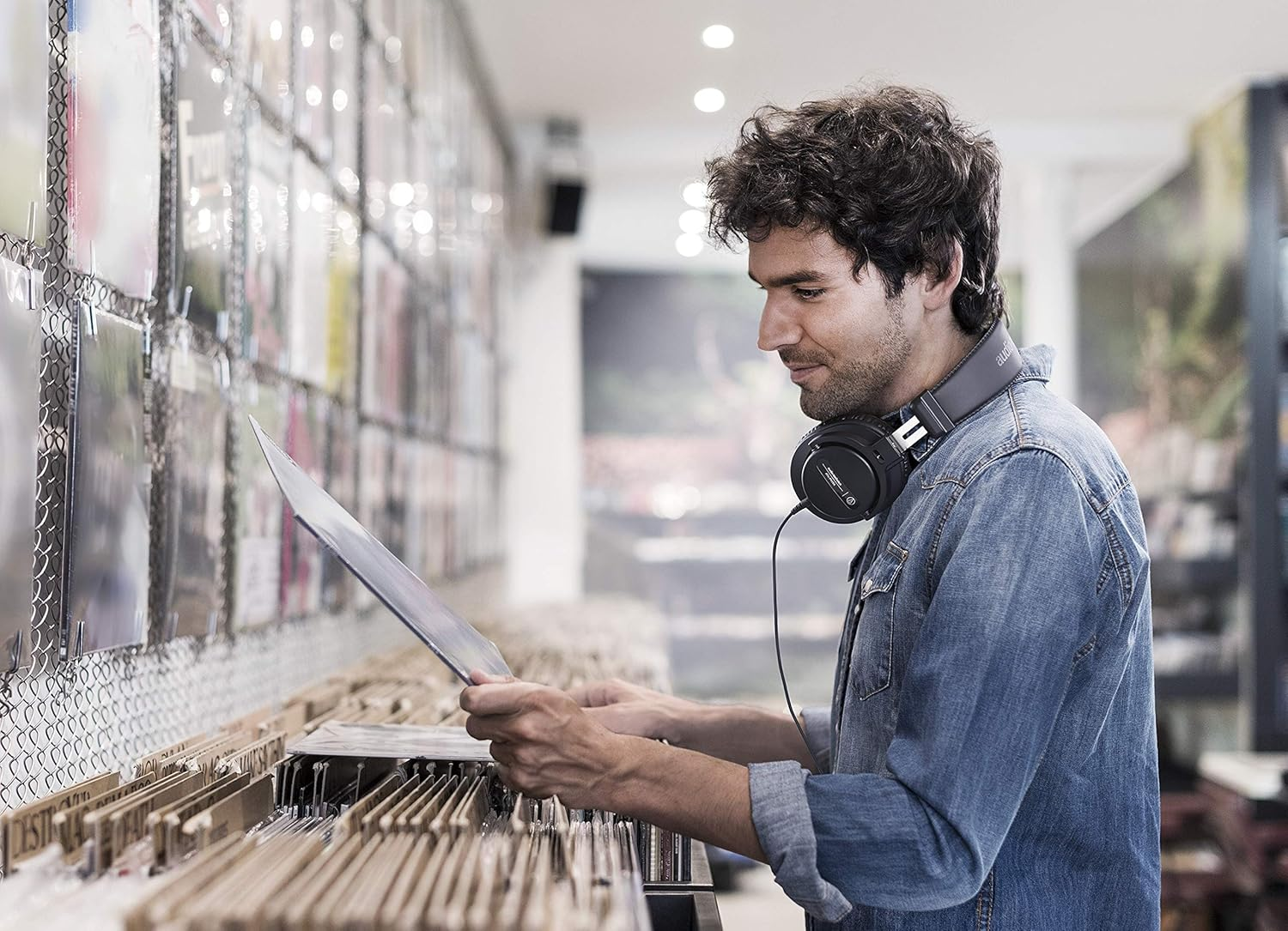 Audio Technica ATH-PRO5XBK Professional Over-Ear DJ Monitor Headphonesblack