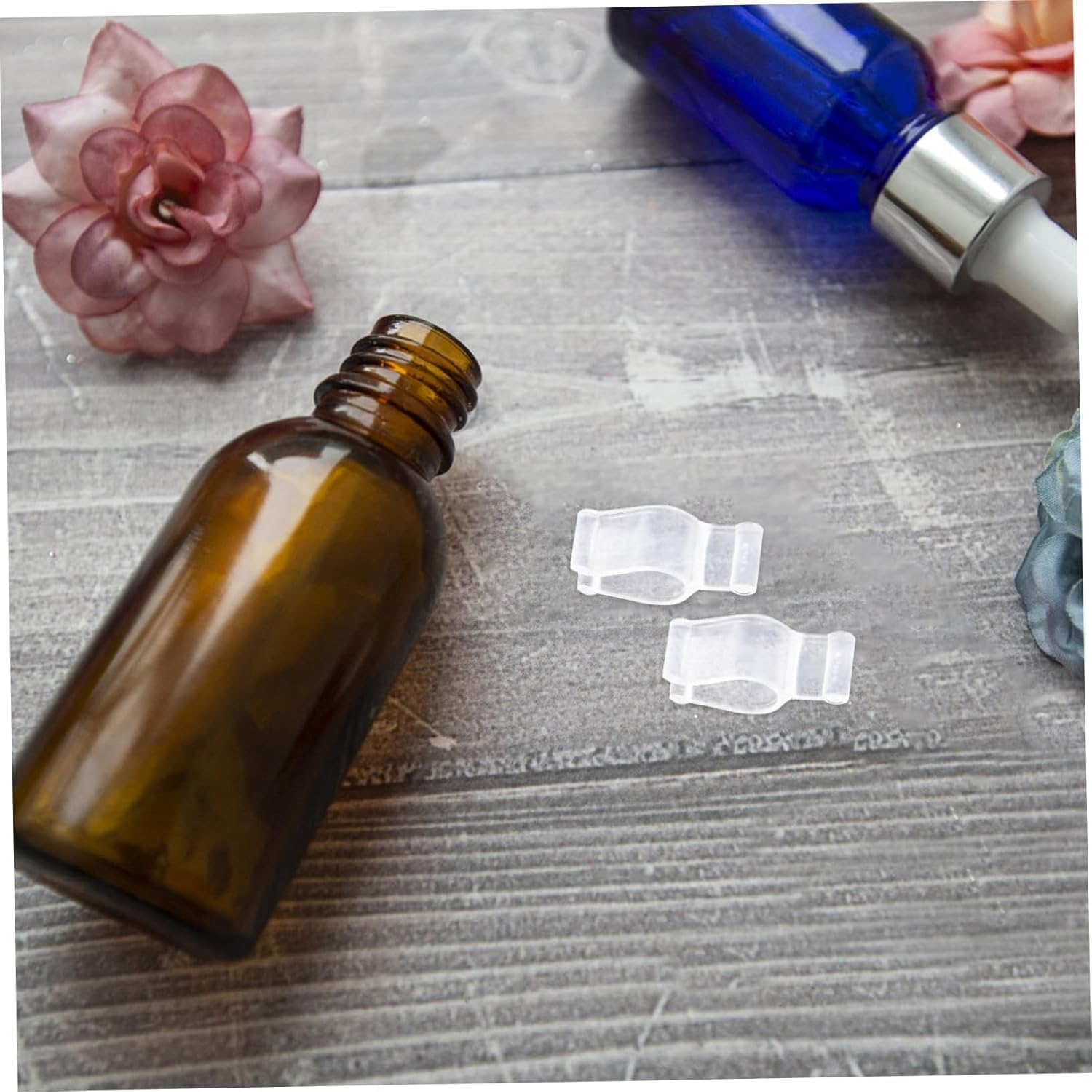 Lexziuo 30PCS Leakproof Cosmetic Bottle Pump Clip, PP Material Pump Lock Clips for Shampoo Lotion Dispensers, Leak-Proof Travel Cap for Skincare Haircare Bottles image number 1