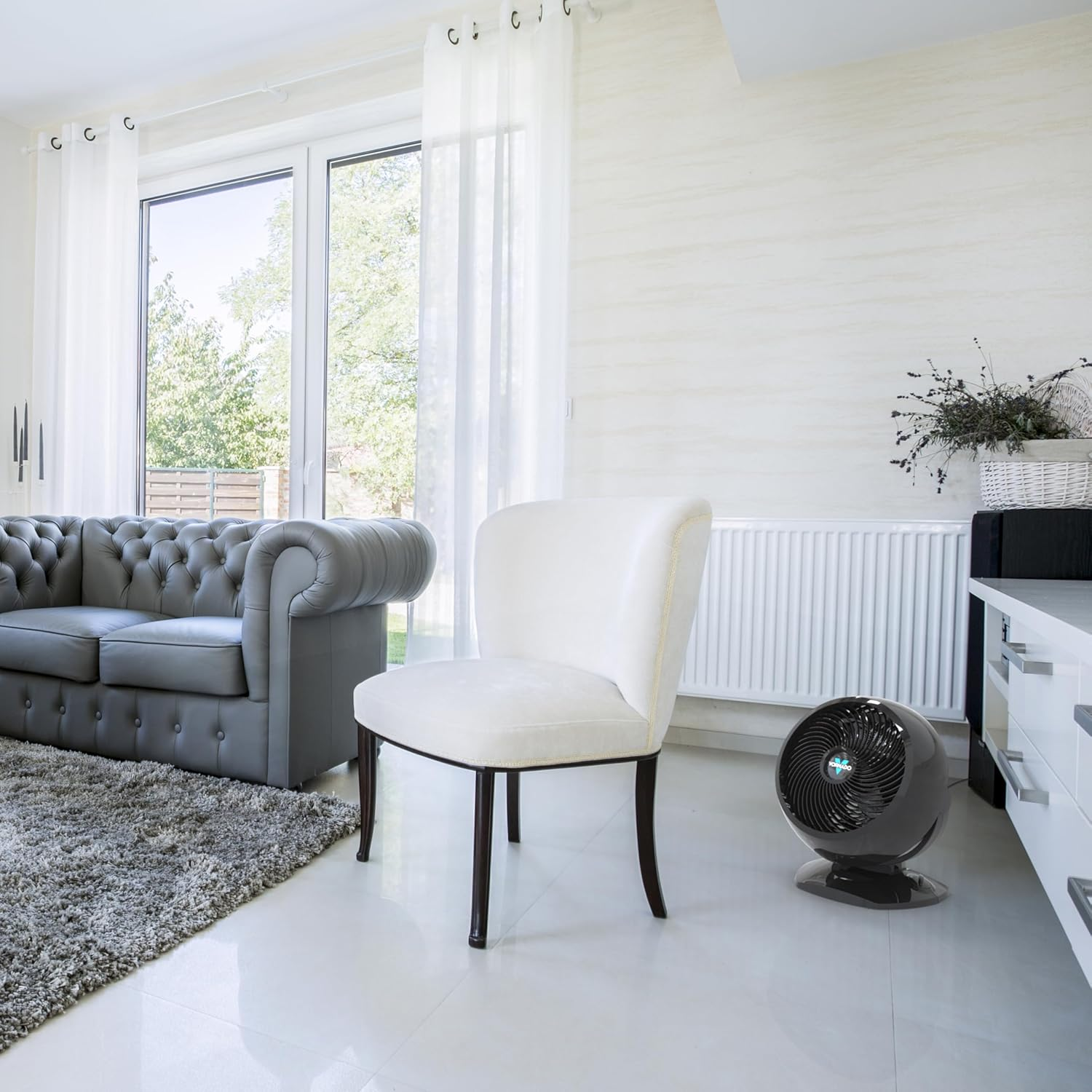 Vornado 7503 Large Air Circulator Fan, 3-Speed, 30.5 Square Metre Coverage image number 4